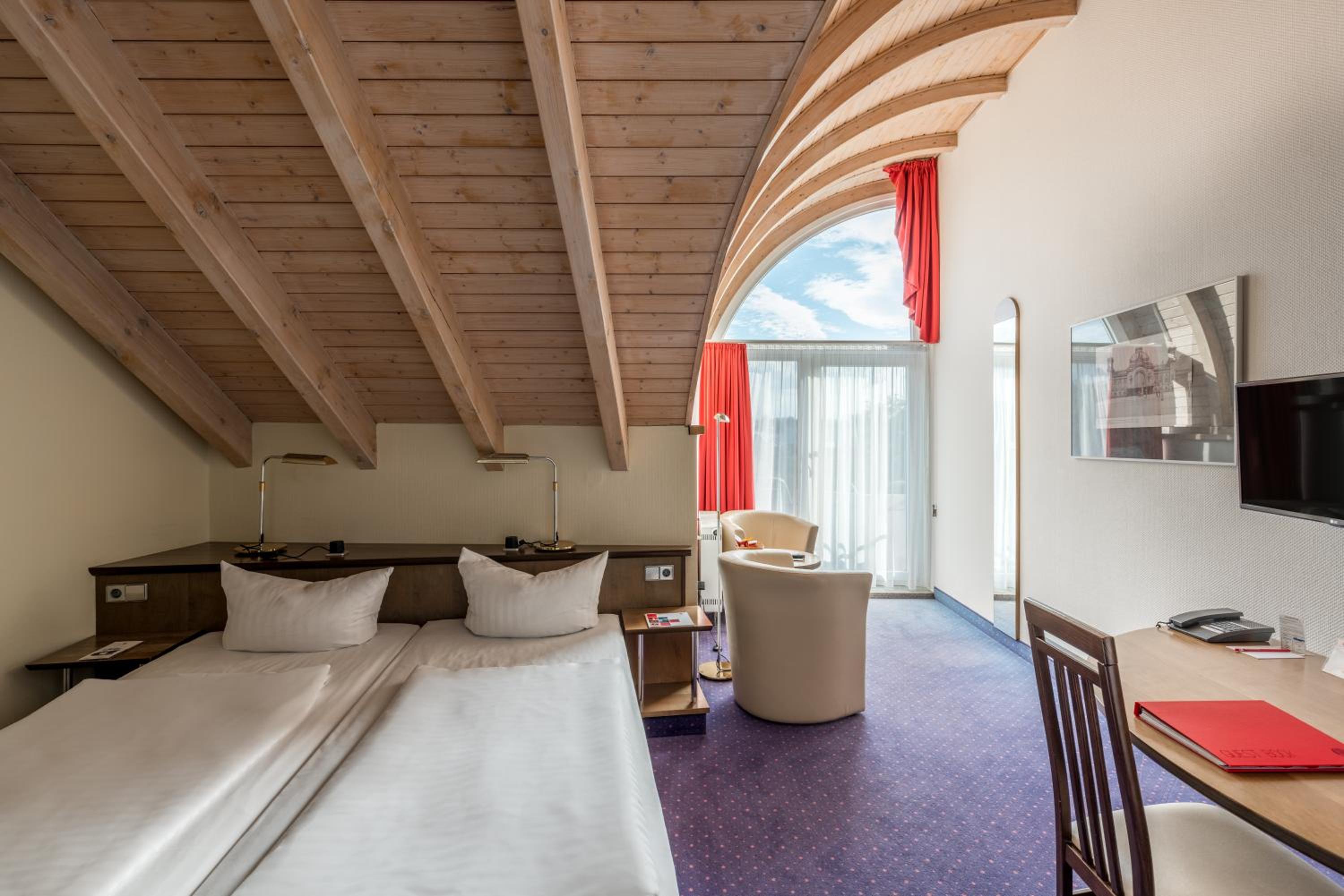Comfort Double Room with Balcony - Photo 1