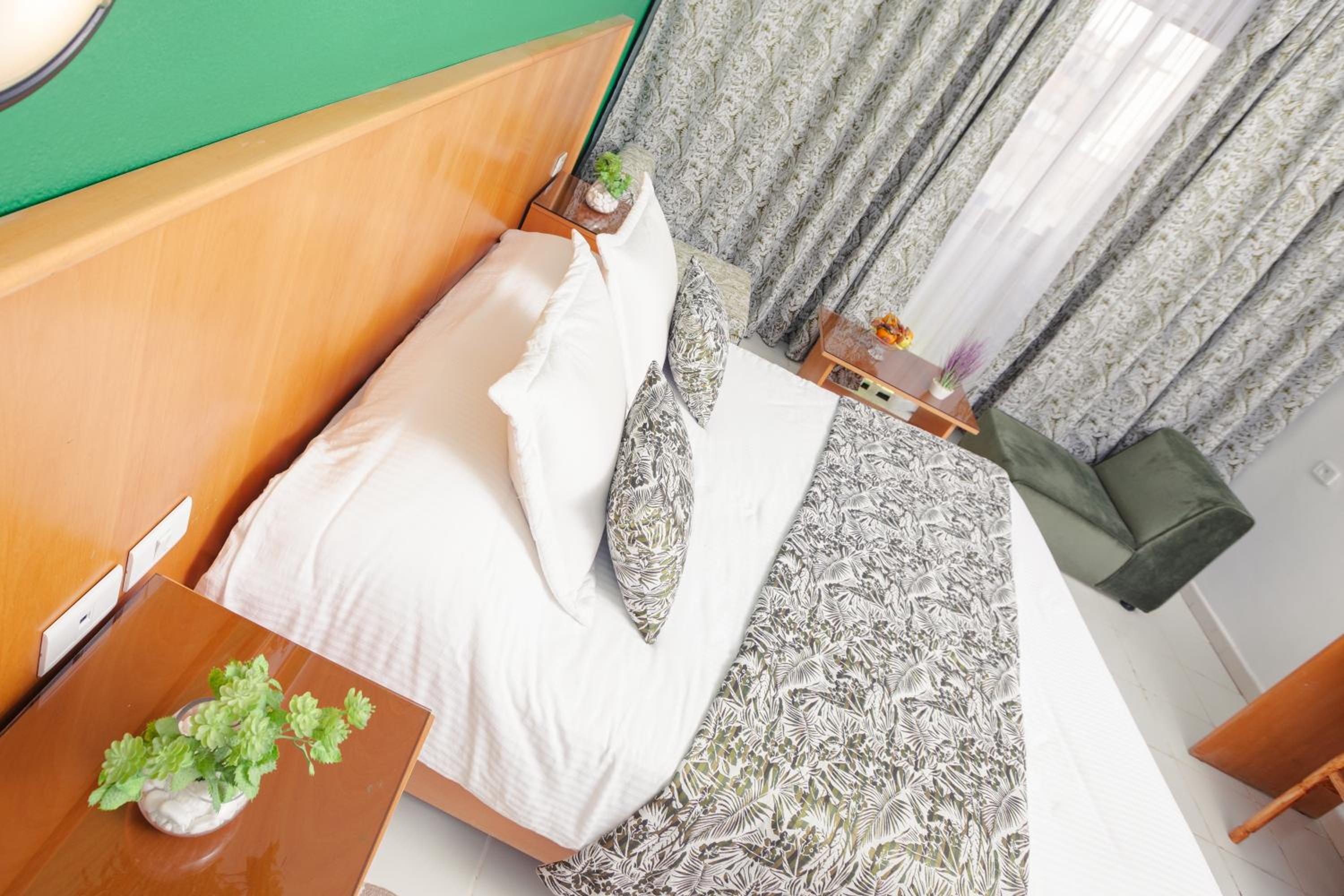 Superior Queen Room