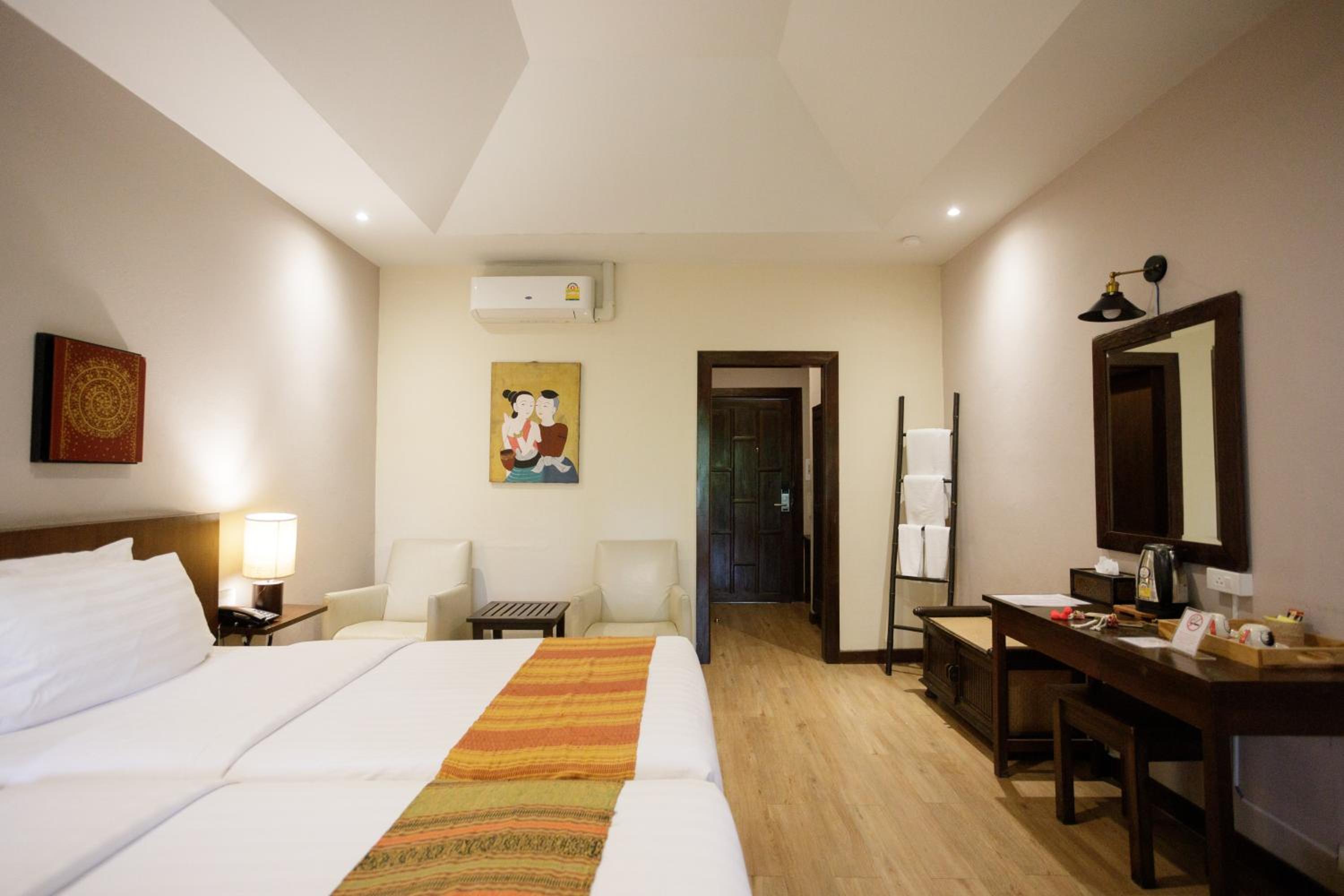 Superior Double or Twin Room with River View - Photo 9