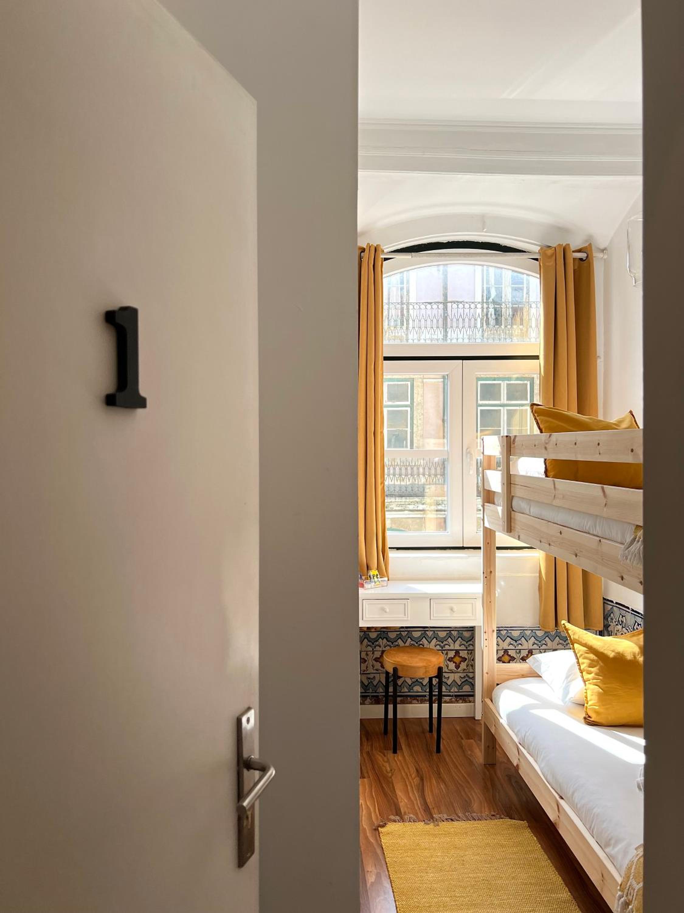 Bunk-Bed Room with Shared Bathroom - 3rd floor photo 2