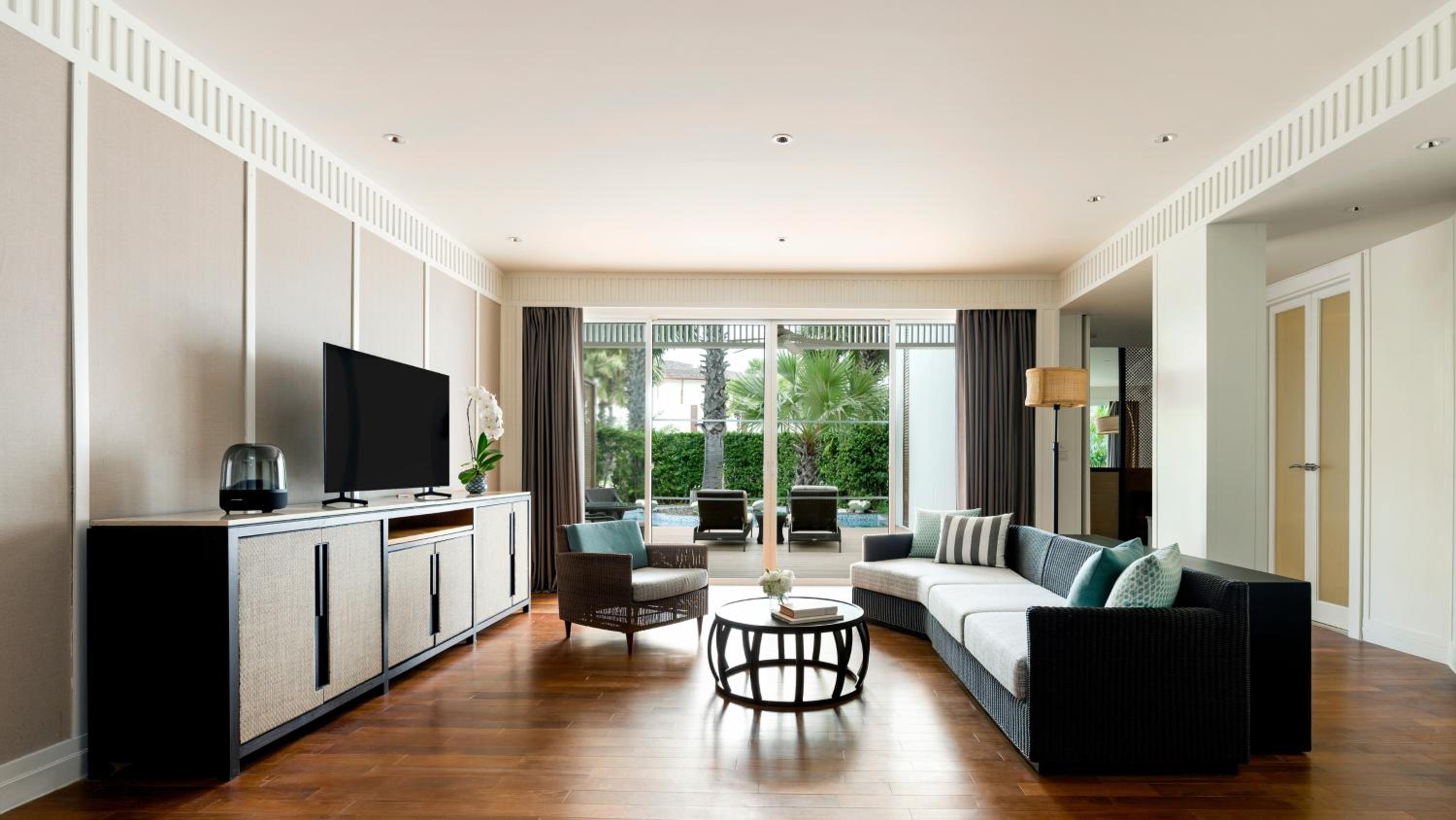 One-Bedroom Suite with Private Pool and Club Lounge Access - Photo 1