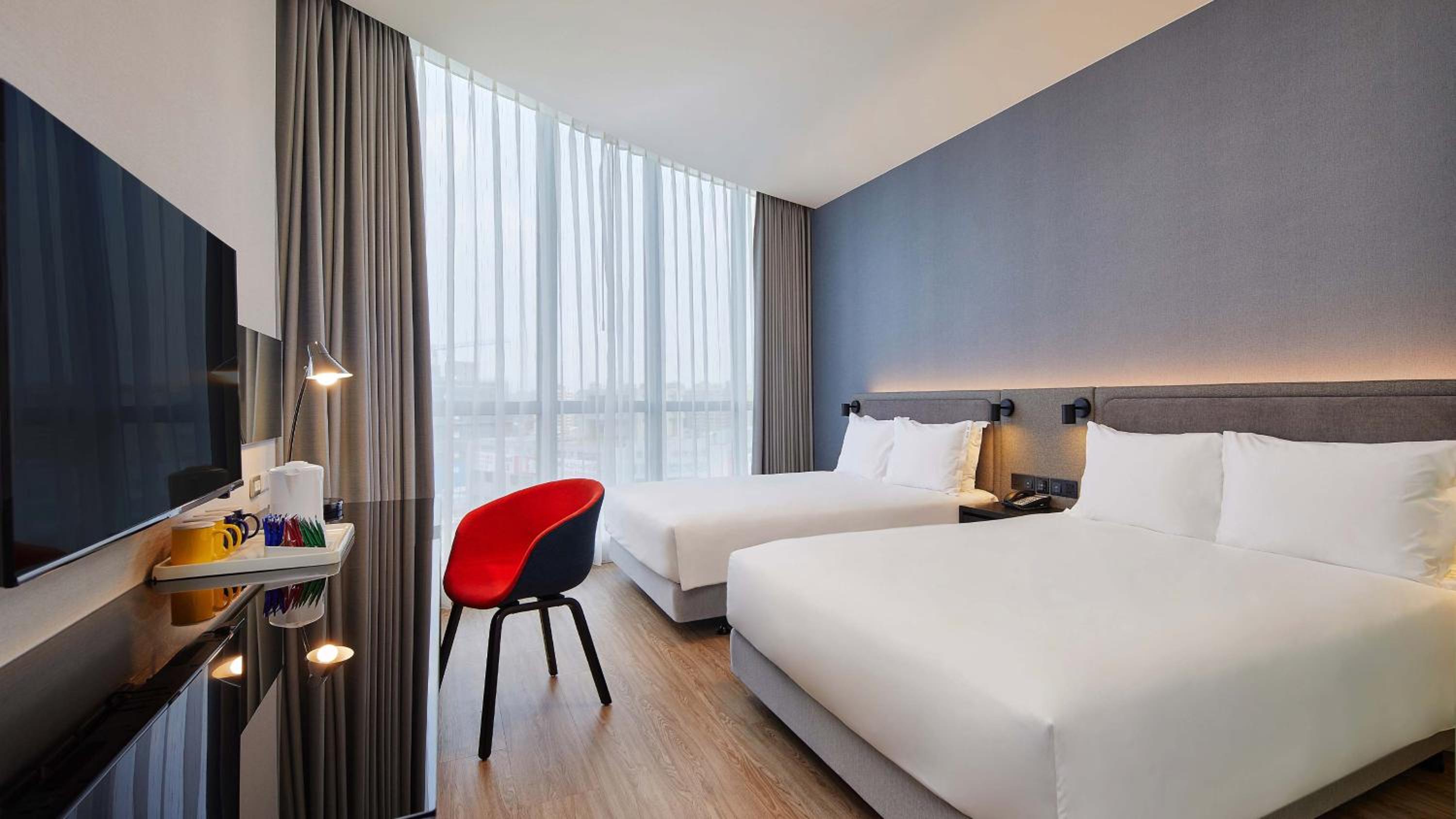 Standard Room with Two Queen Beds - Photo 6