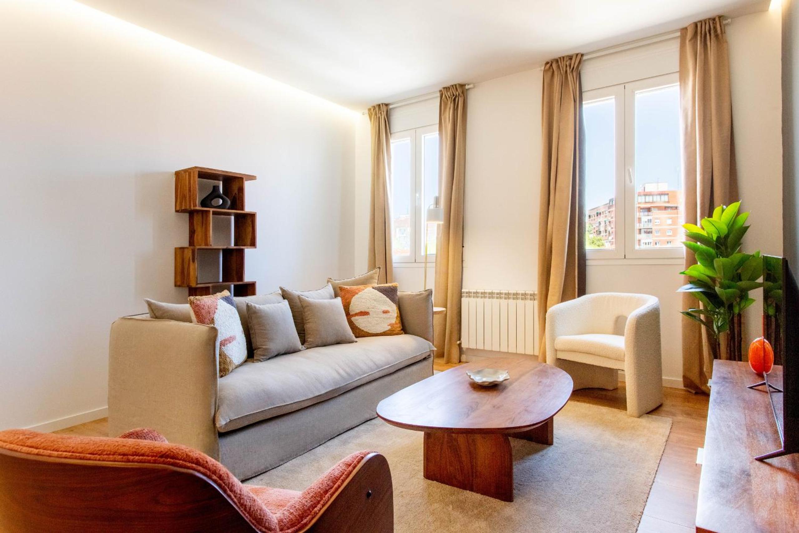 Apartamento de tres habitaciones - Piso alto