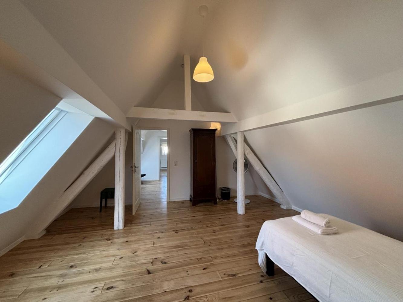 Four-Bedroom House photo 2