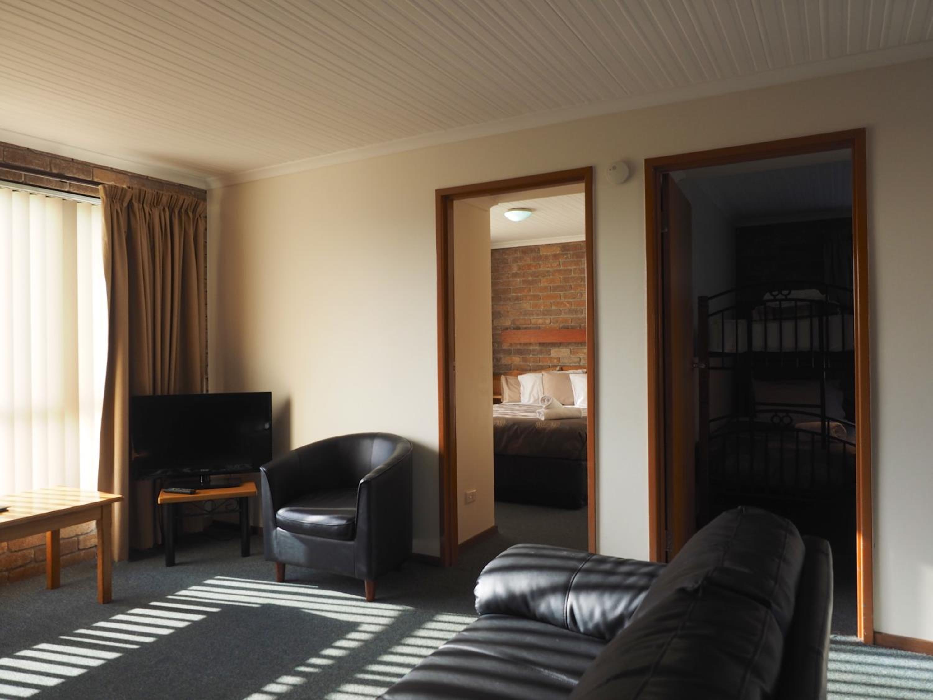 Two-Bedroom Apartment - Photo 7