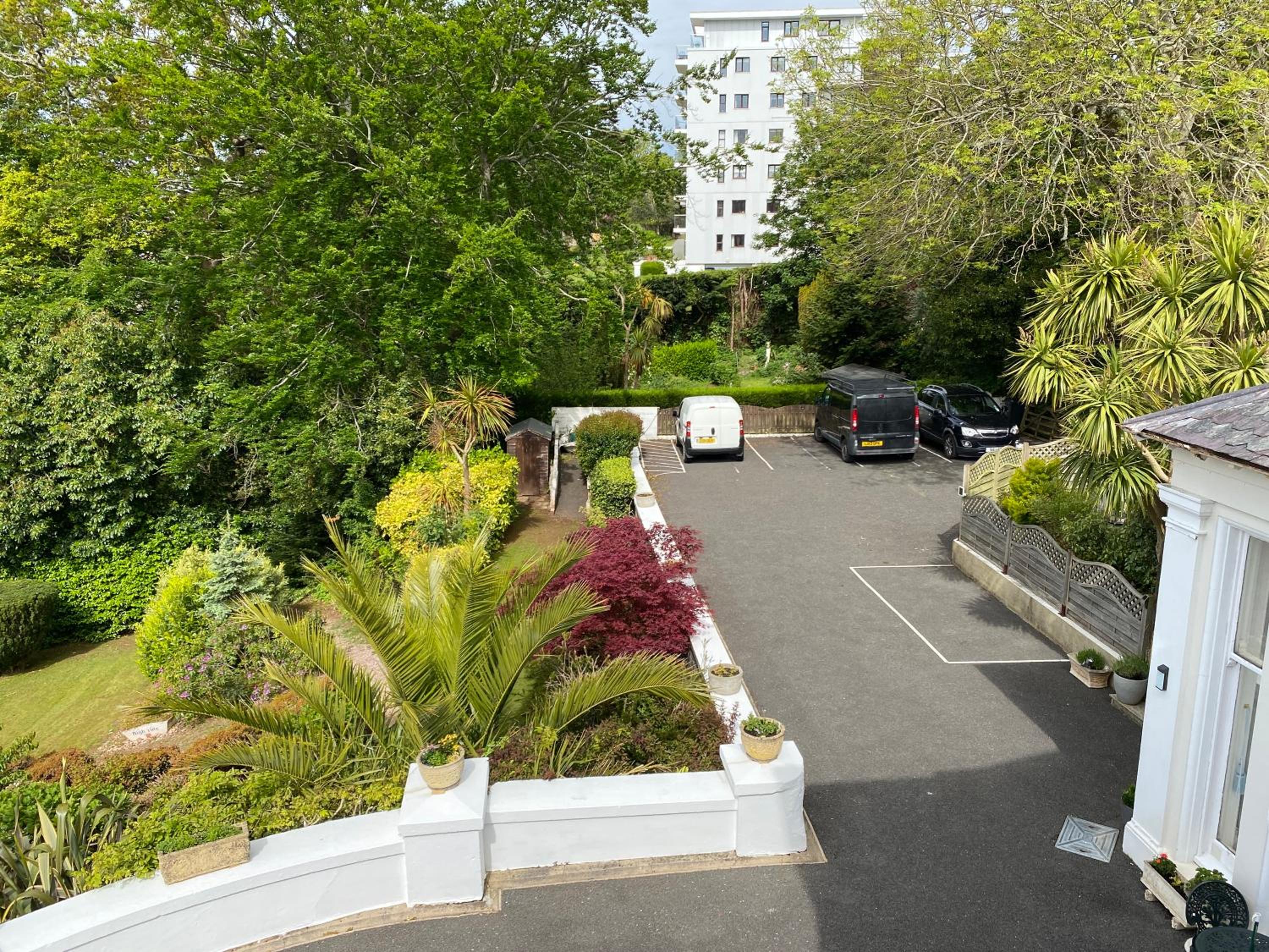 Apartment with Terrace - Photo 52