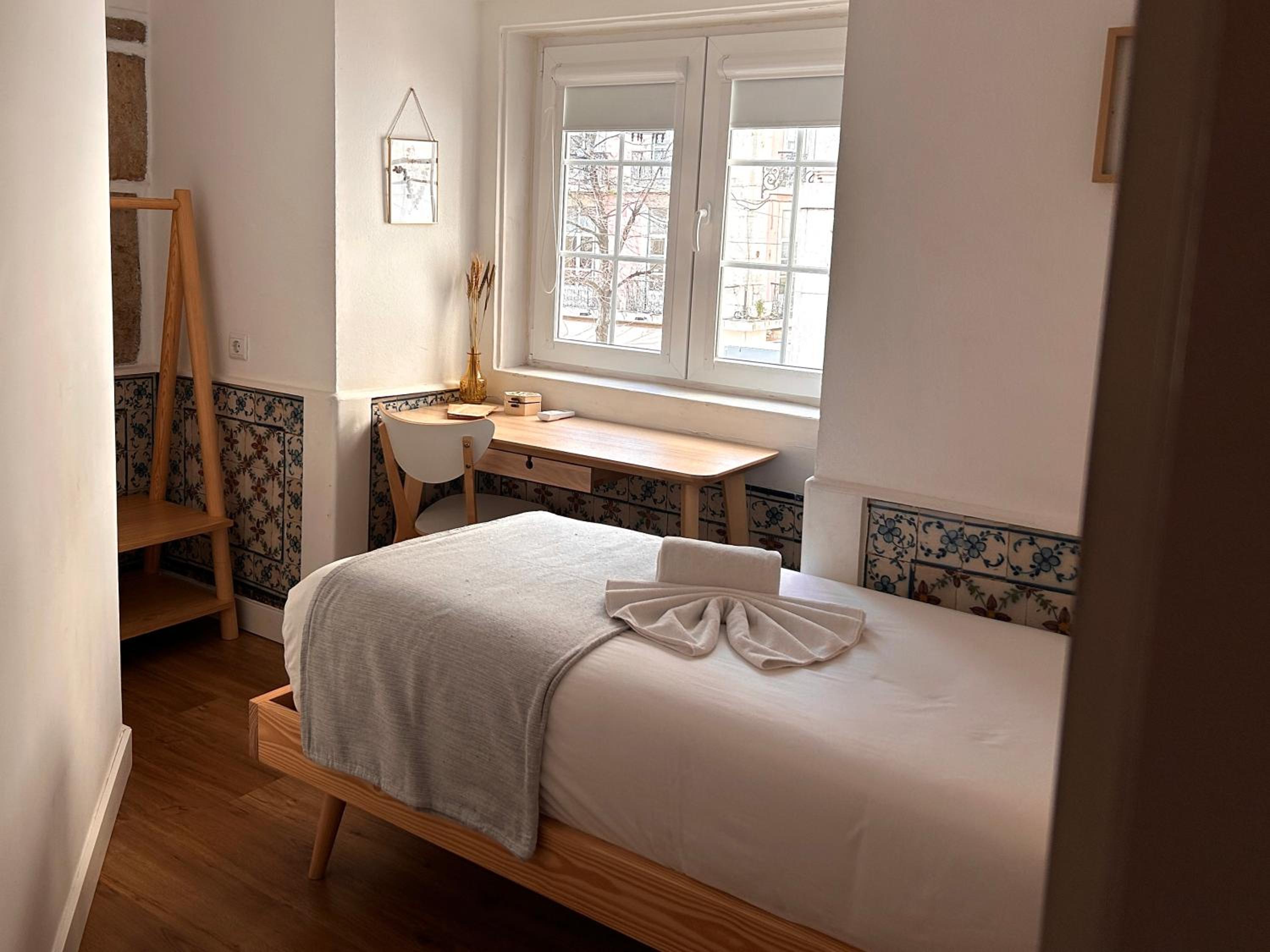 Single Room with Shared Bathroom photo 1