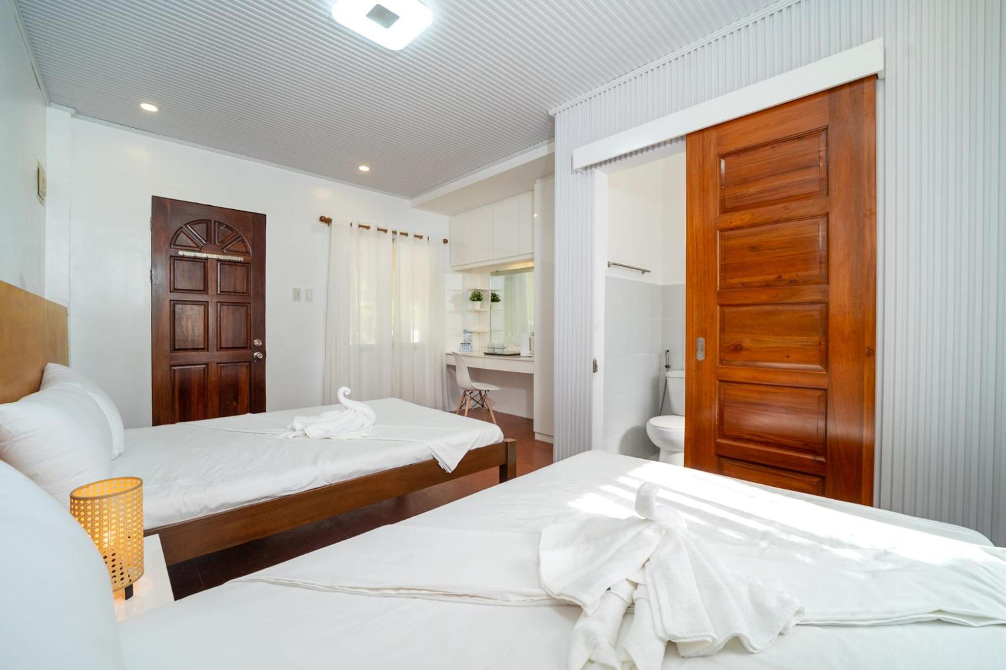 Classic Quadruple Room