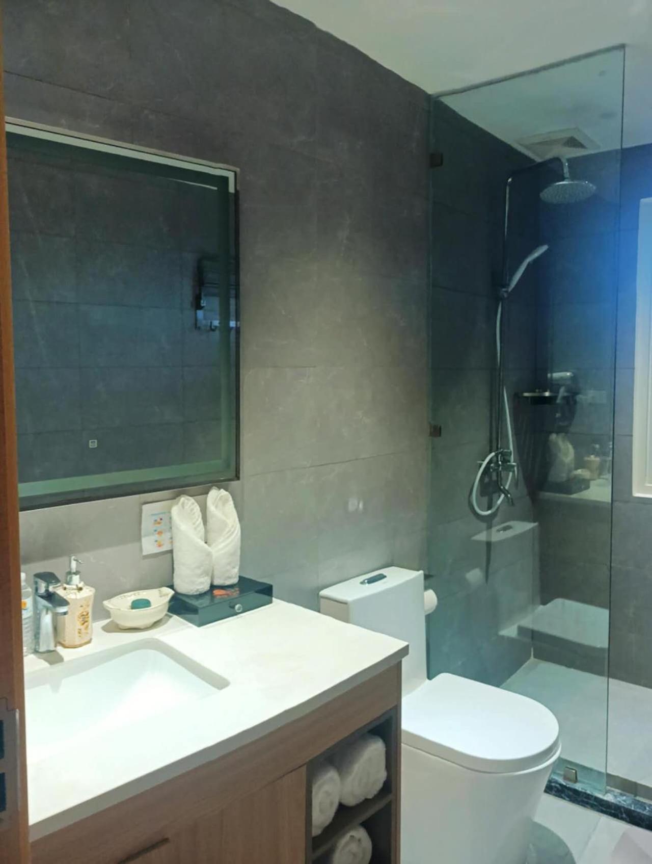 Deluxe Junior Suite photo 2