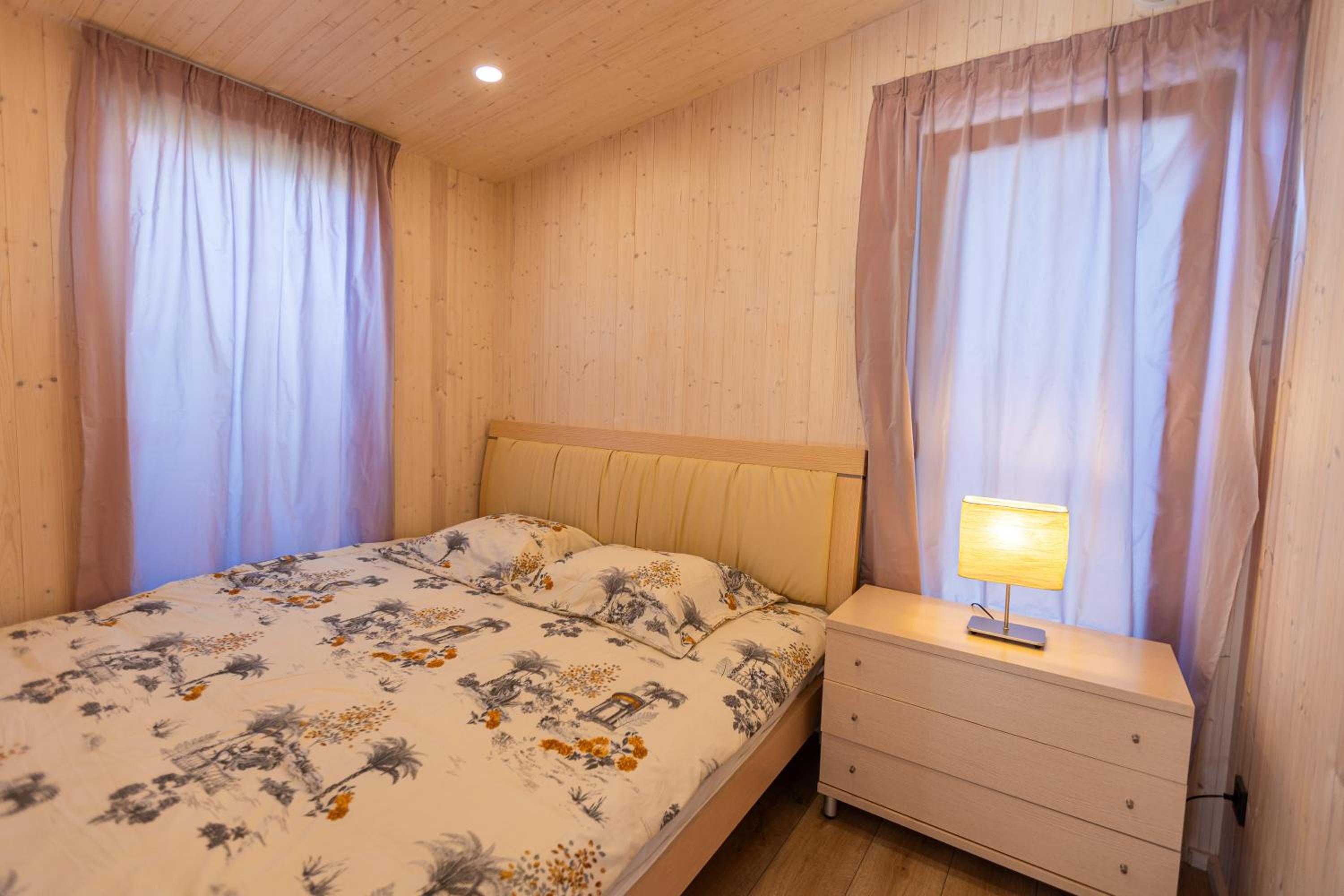 One-Bedroom House photo 1