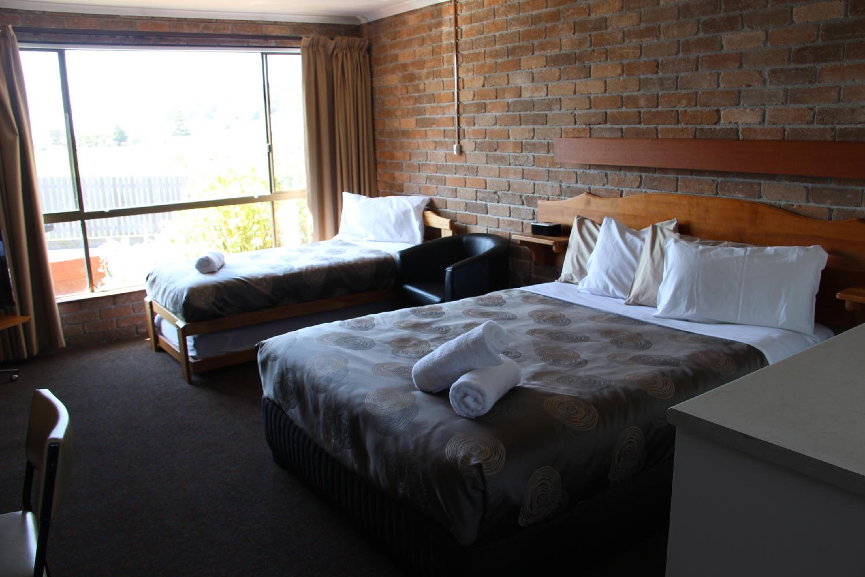 Studio with Park View - Photo 3