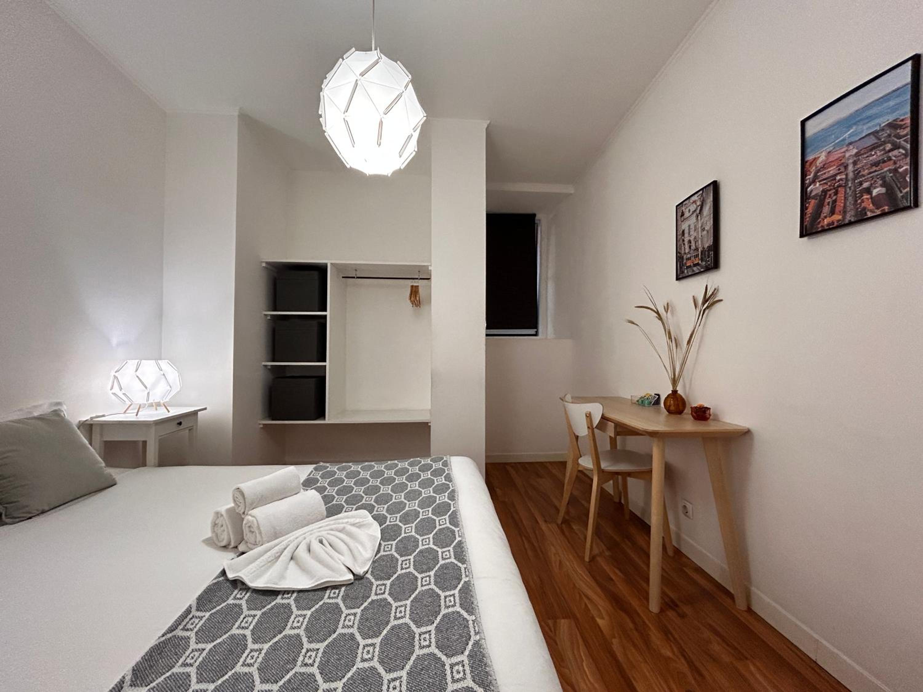 Double Room with Shared Bathroom - 3rd floor photo 2