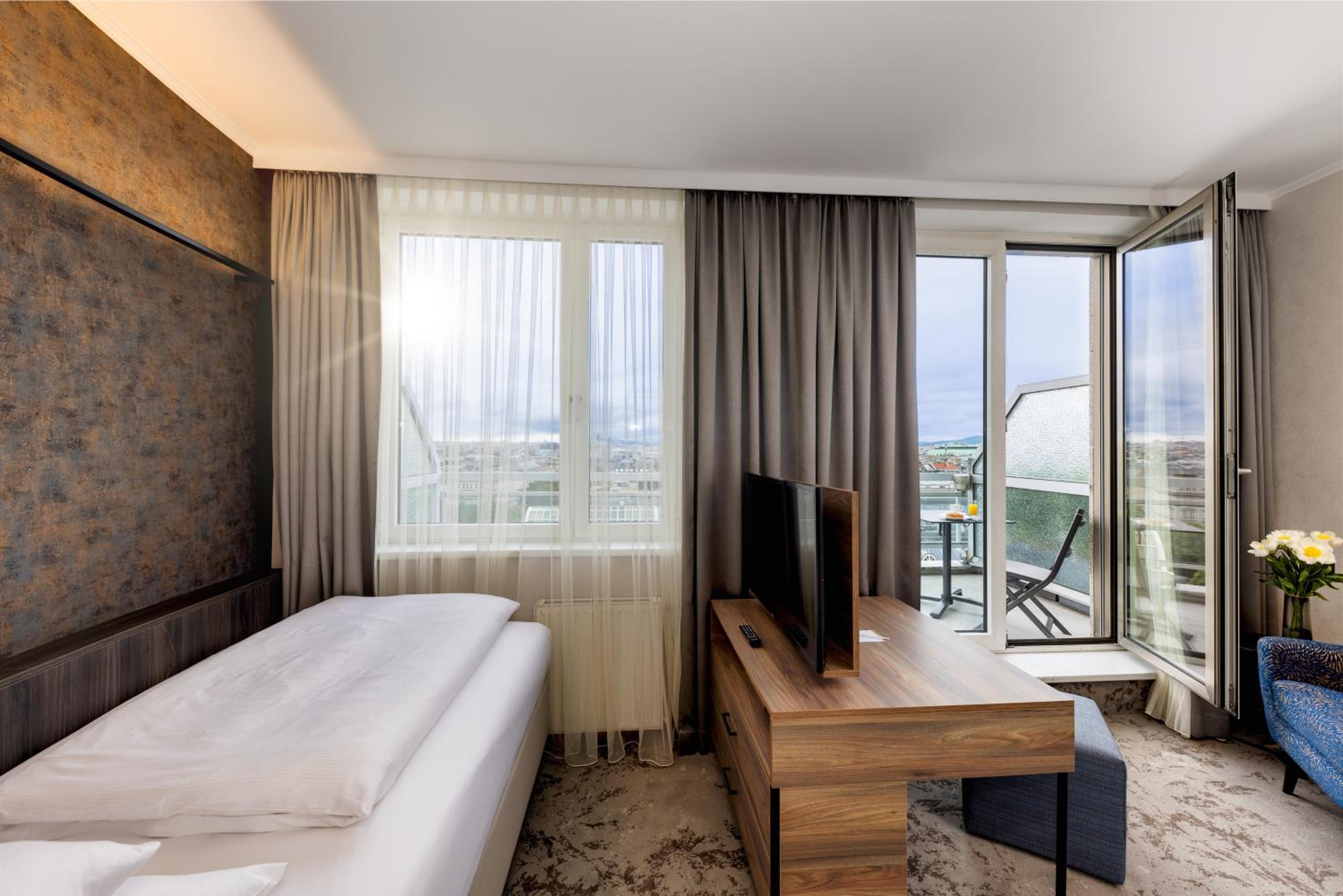 Single Room with Terrace photo 1