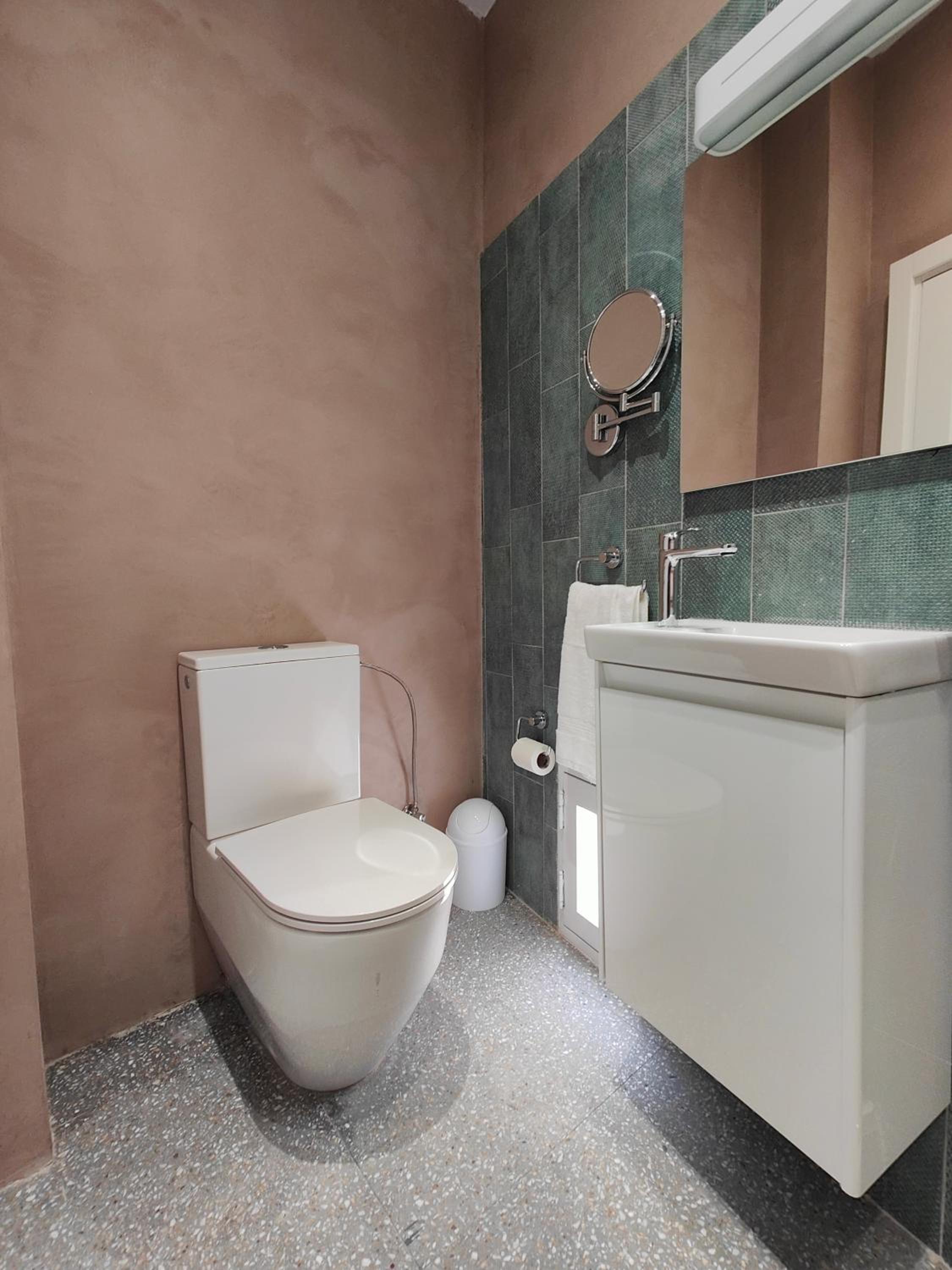 Double Room with Private Bathroom photo 3