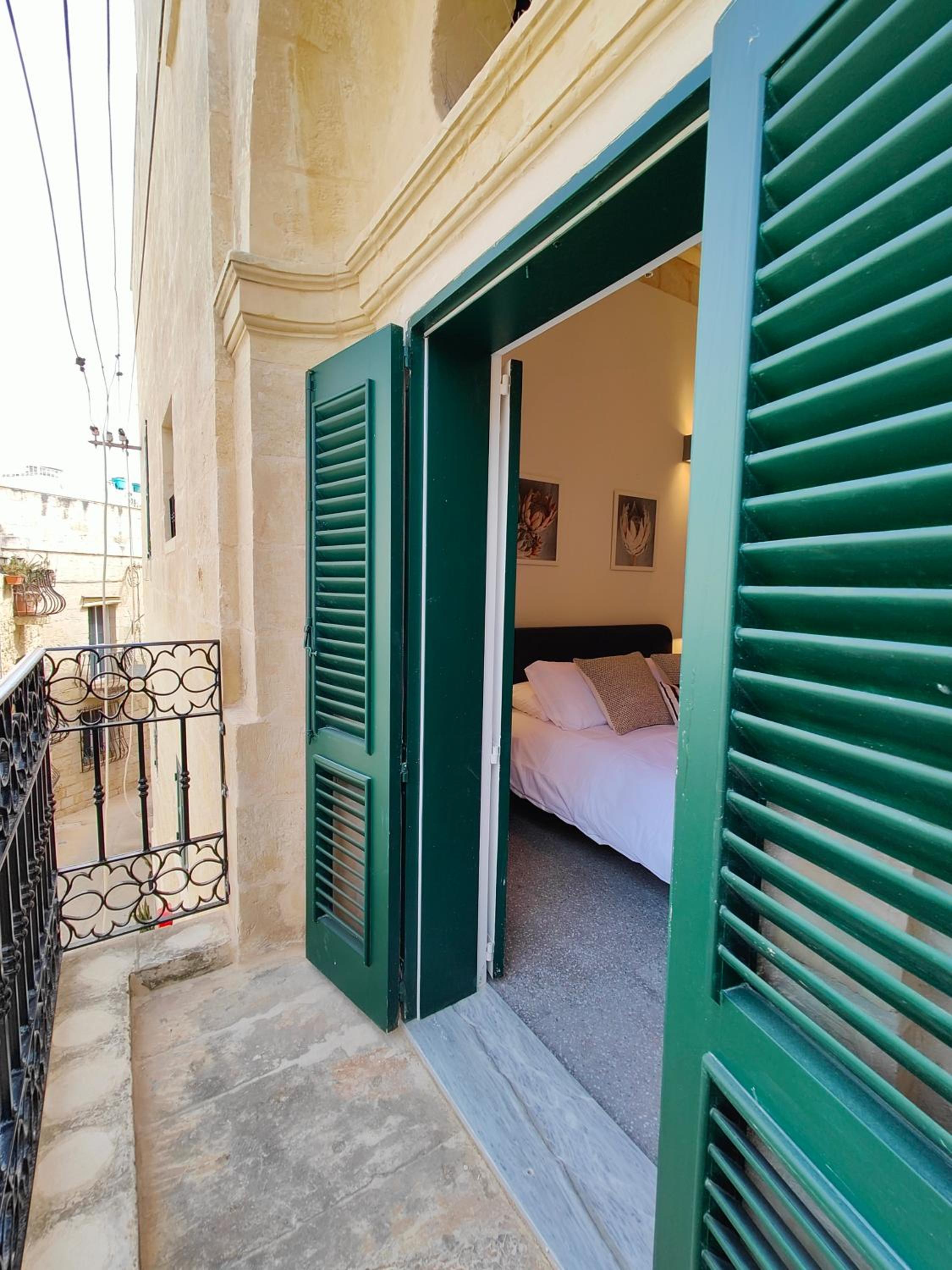 Double Room with Private Bathroom photo 1