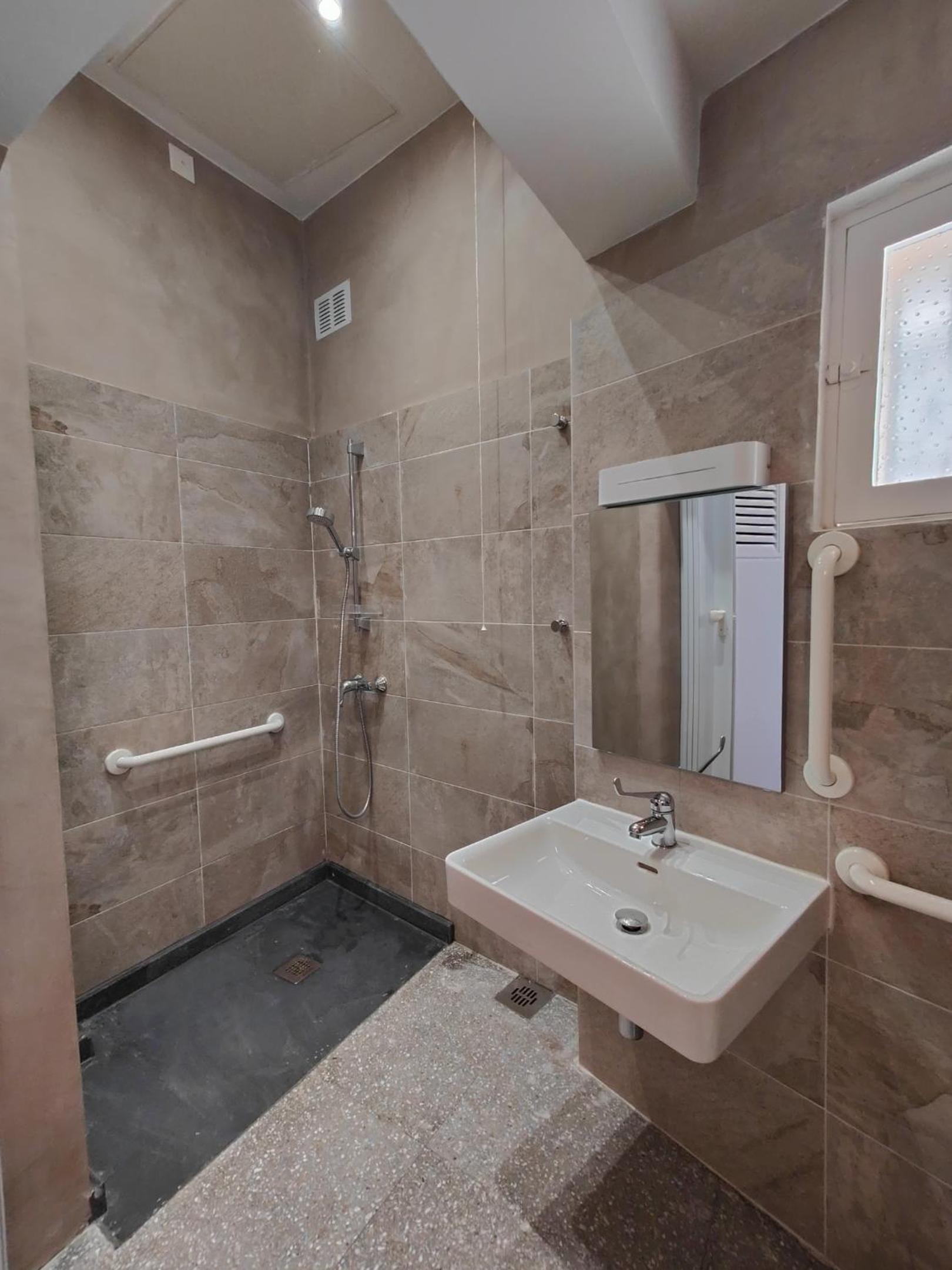 Double Room - Disability Access photo 3