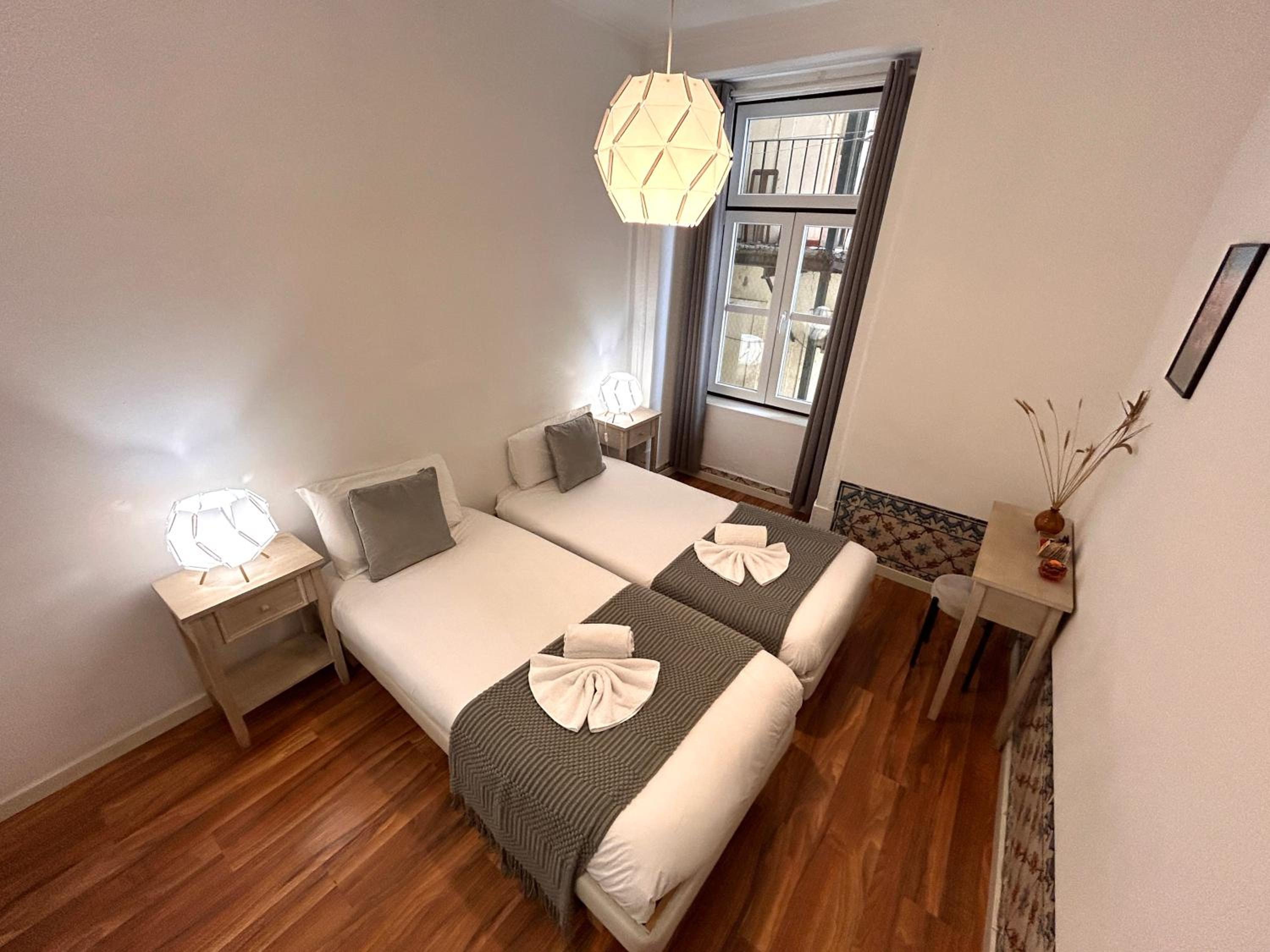 Twin Room with Private Bathroom - 3rd floor - Photo 7