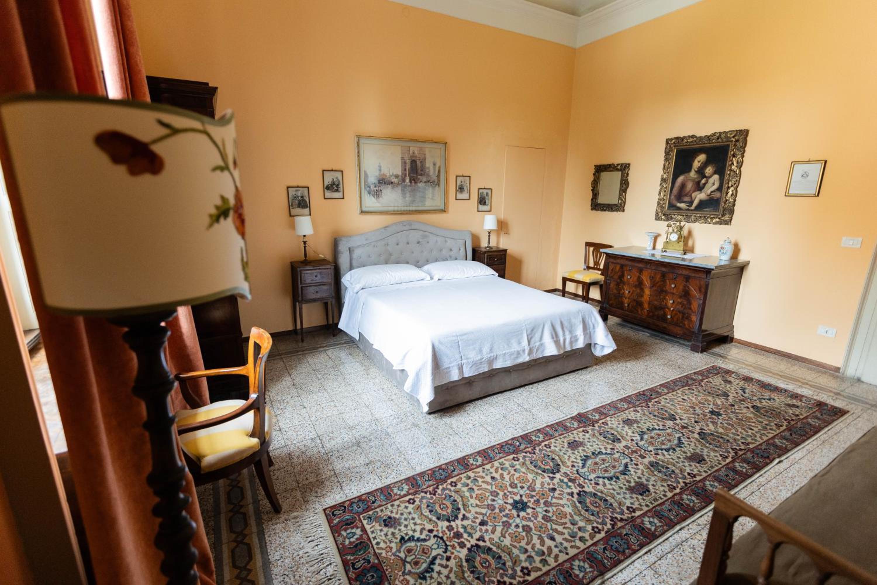 Large Double Room photo 3