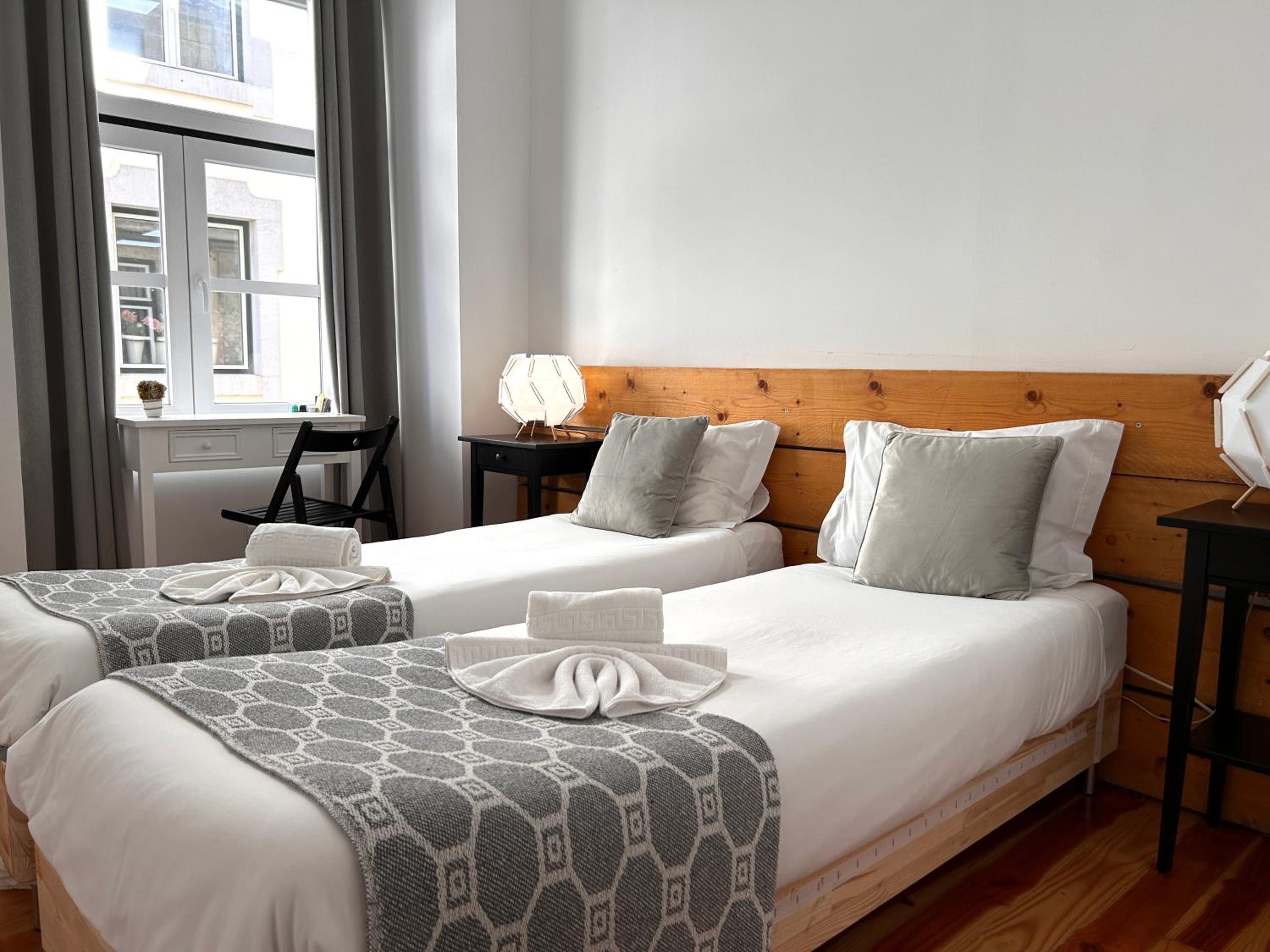 Twin Room with Private Bathroom - 3rd floor - Photo 2