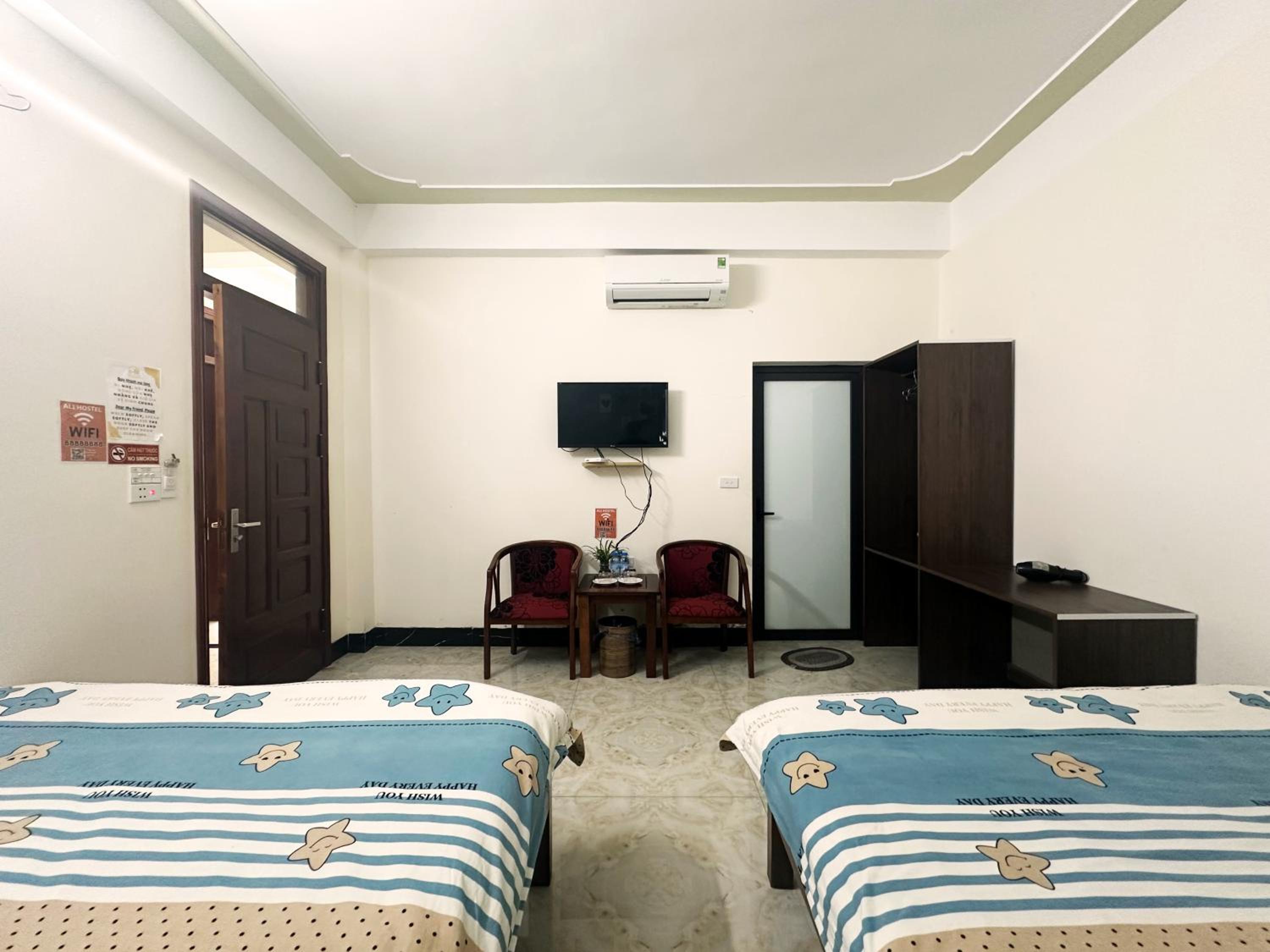 Standard King Room photo 1