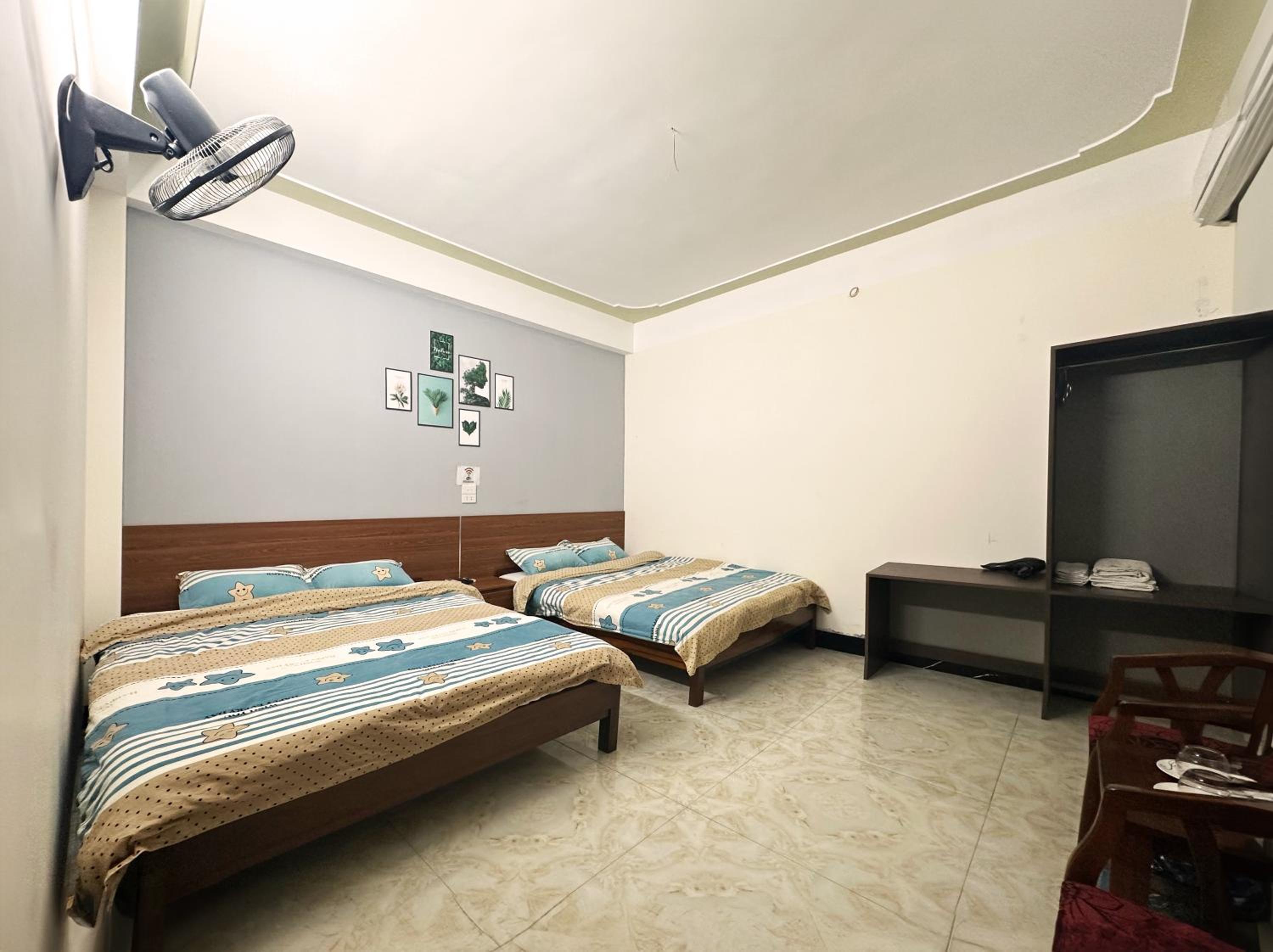 Standard King Room photo 3