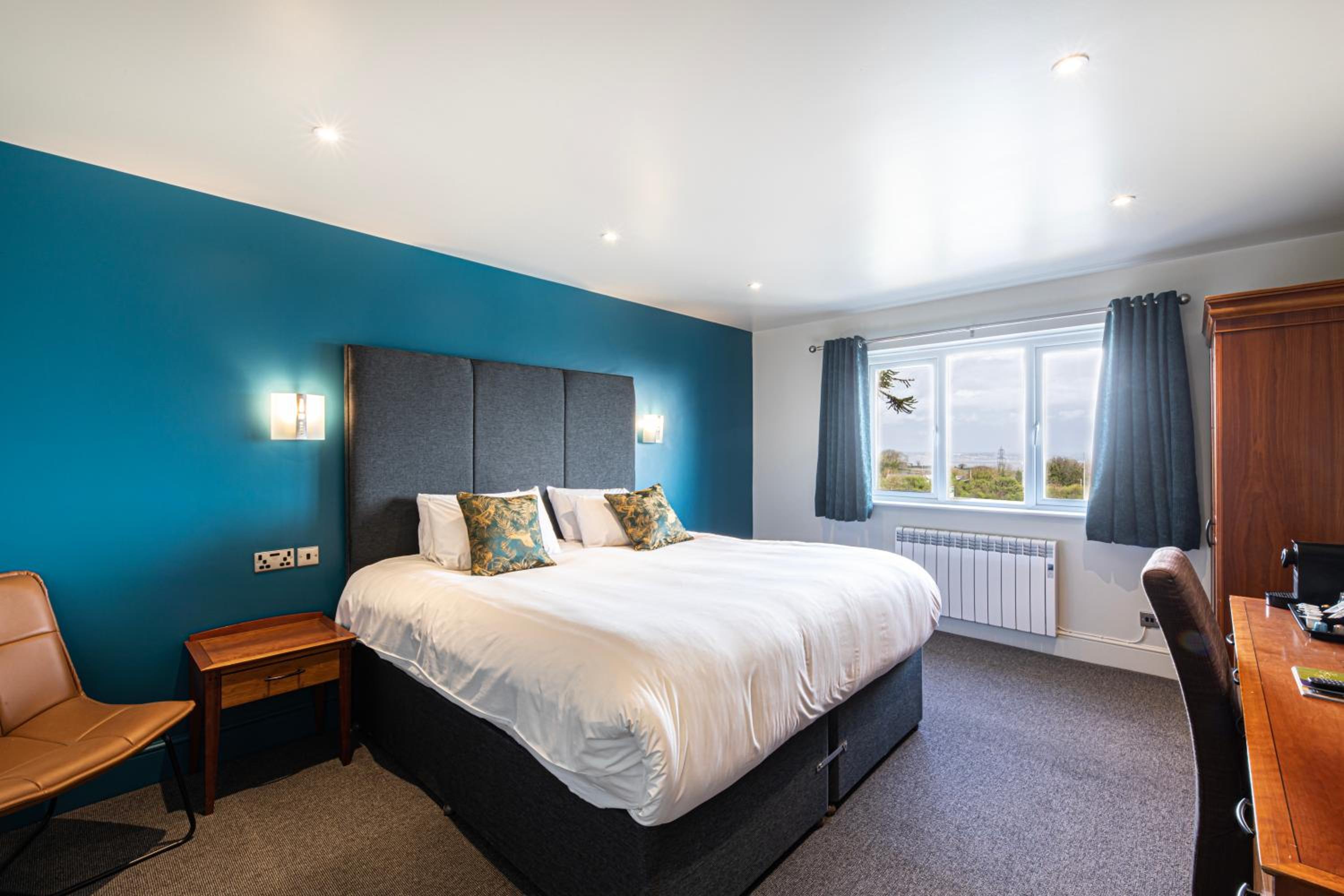 Superior King Room - Photo 1