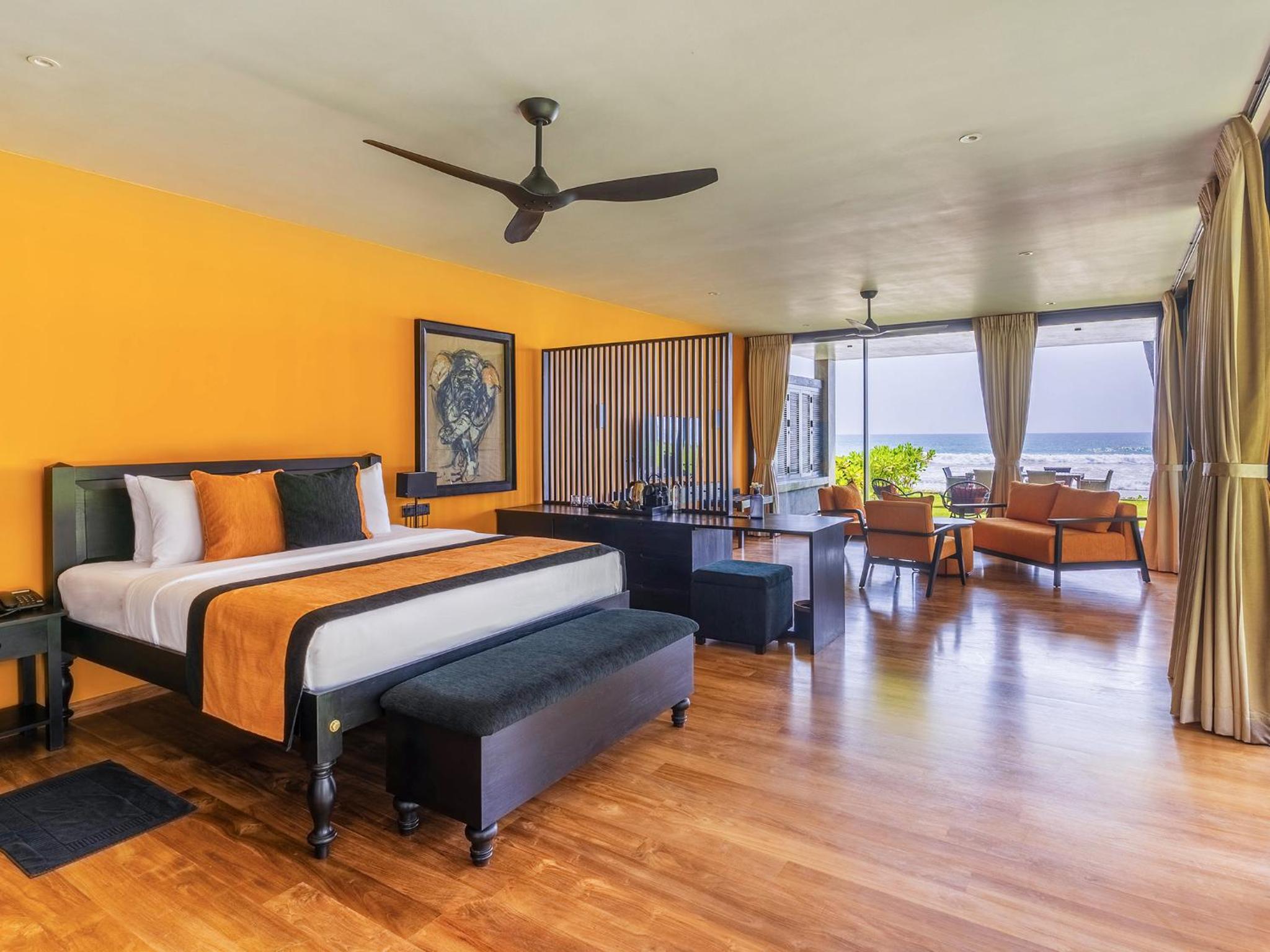 Deluxe Suite with Sea View