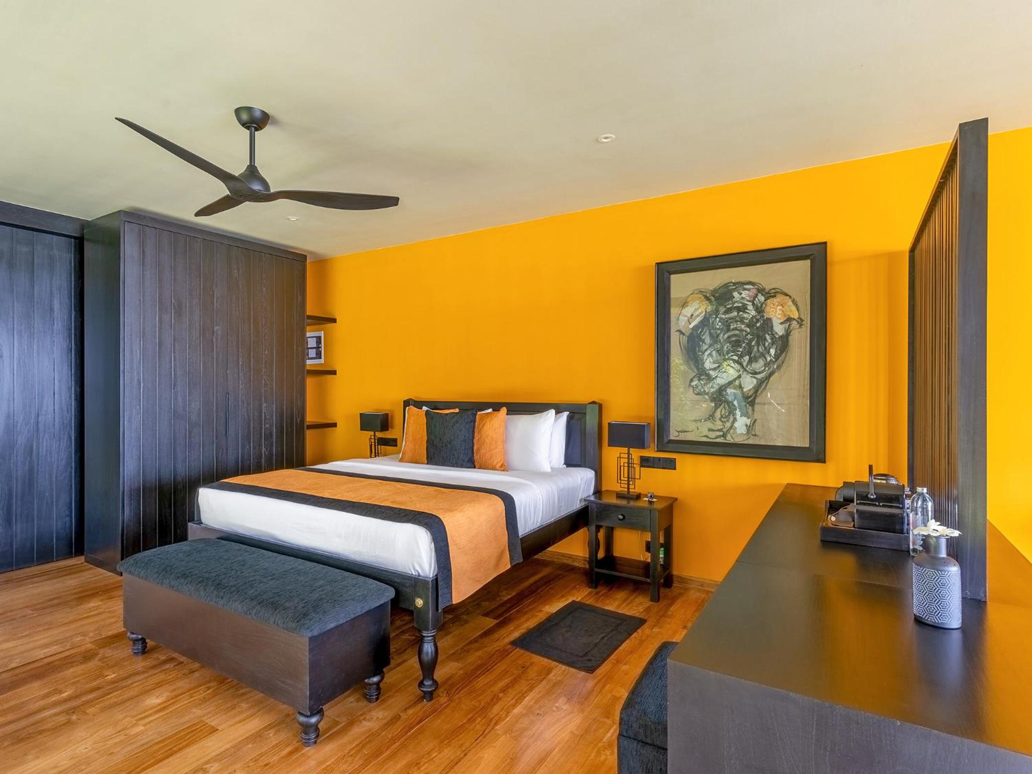 Deluxe Suite with Sea View photo 2