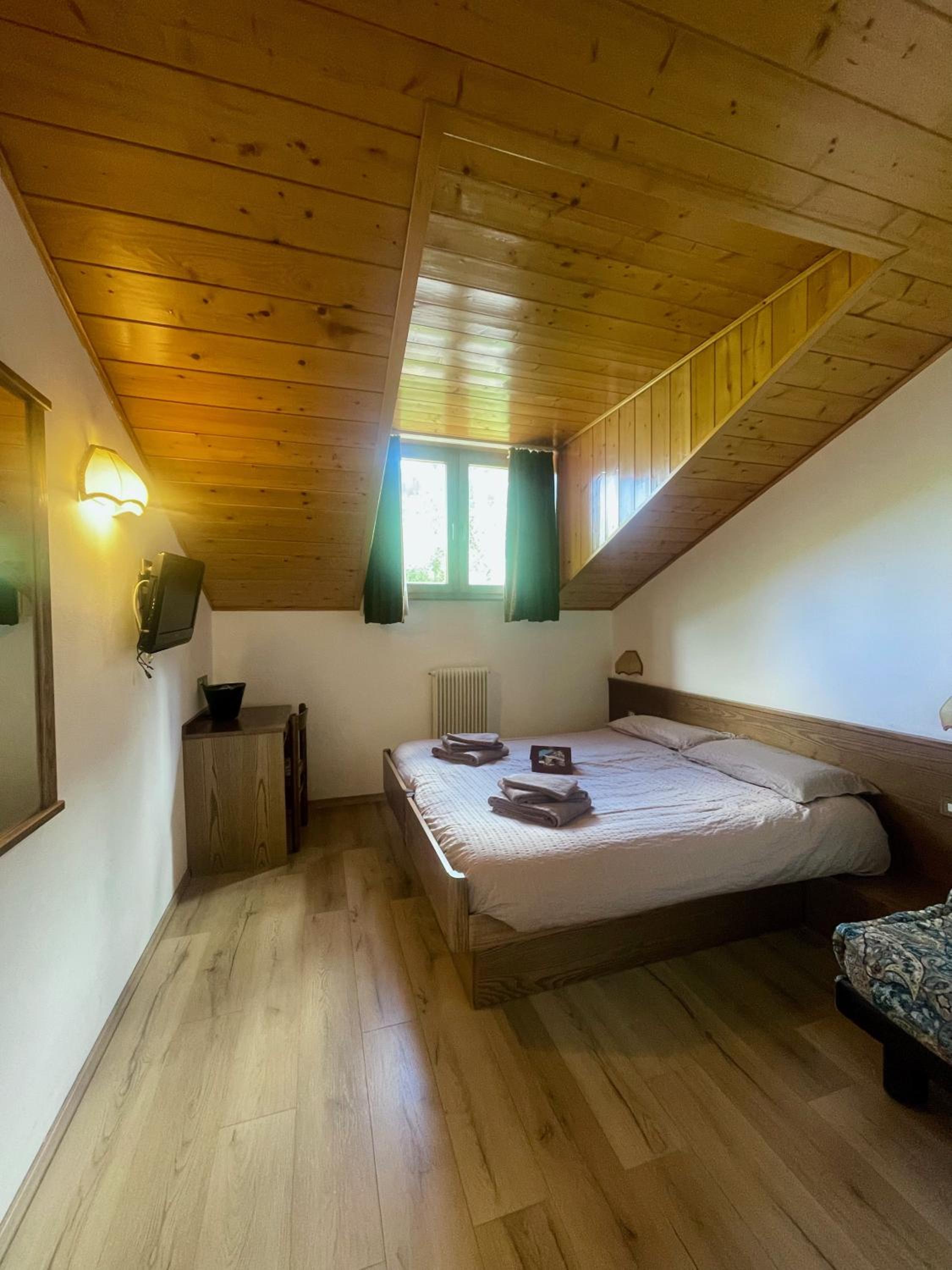 Double Room - Photo 2