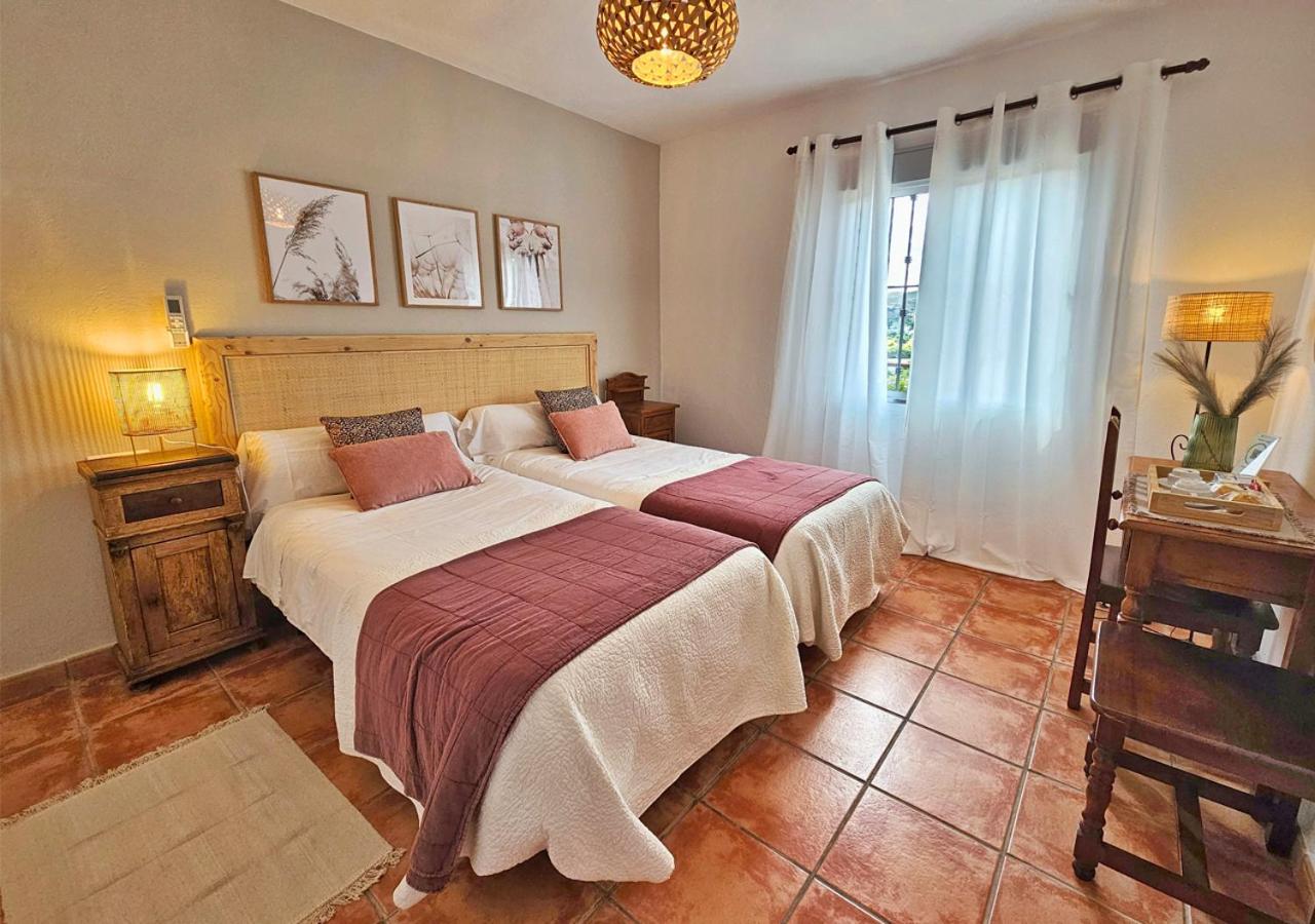 Twin Room - Photo 36