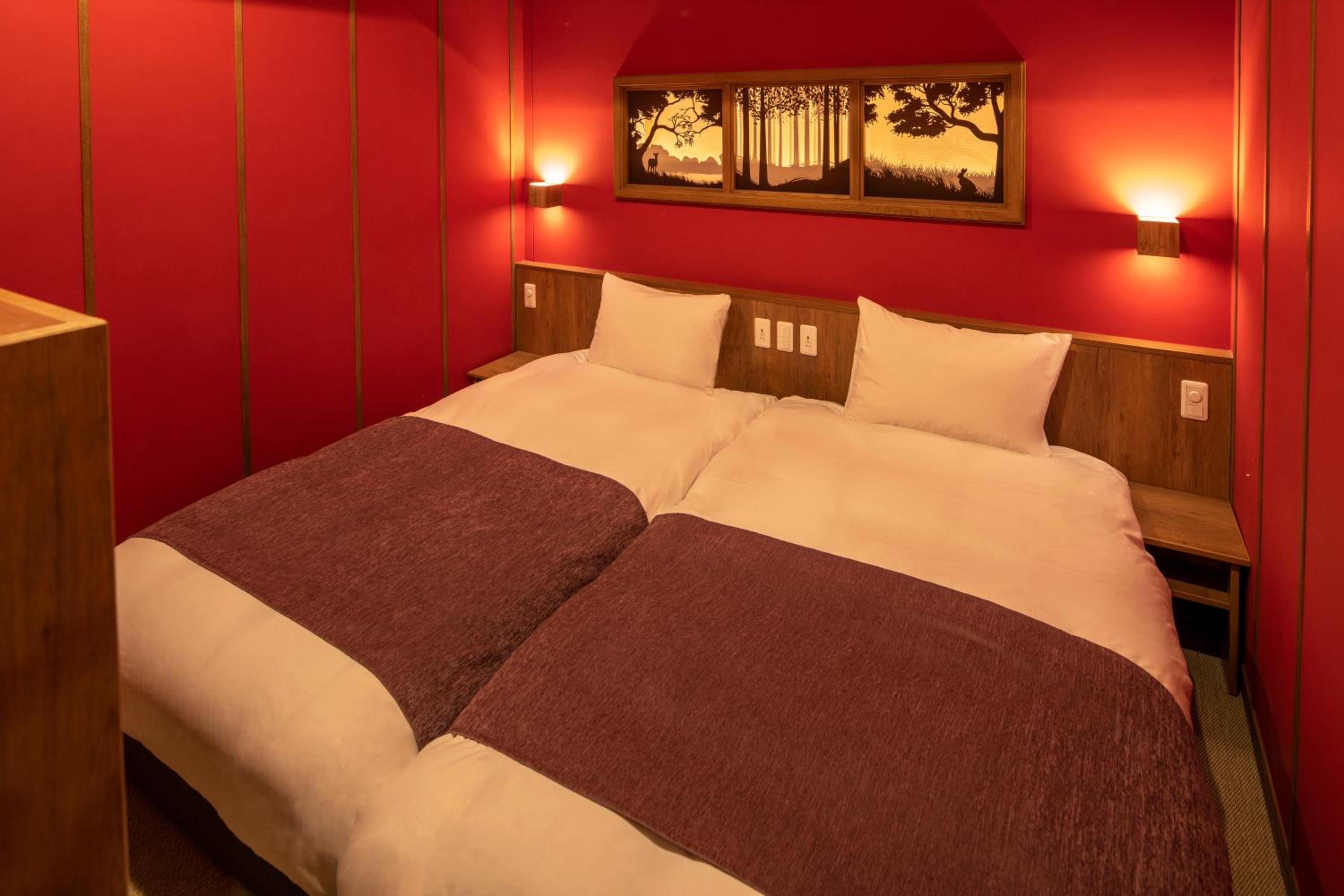 Hollywood Twin Room with Open-Air Bath - Photo 1