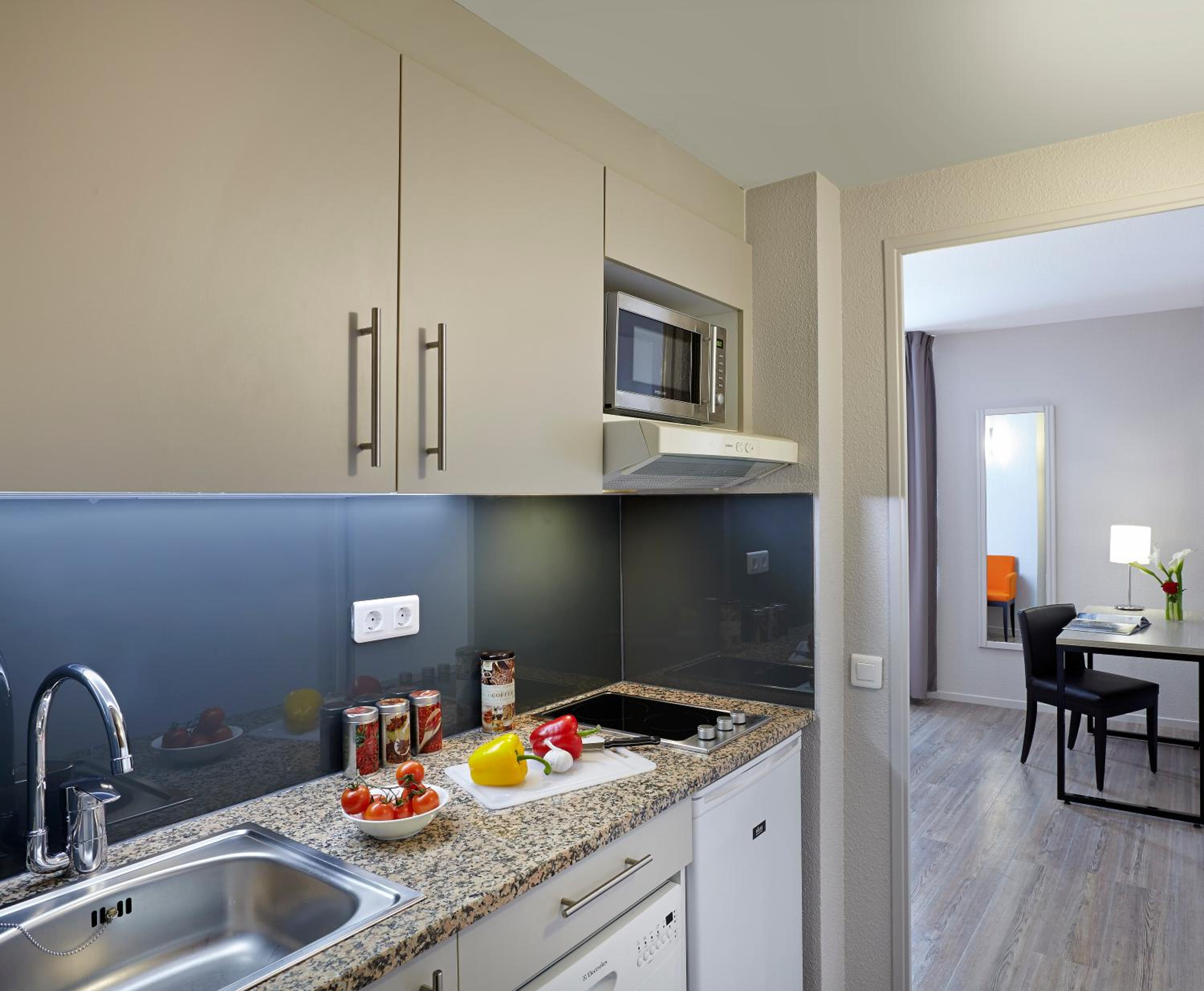 Apartment (4 Adults) - Photo 3