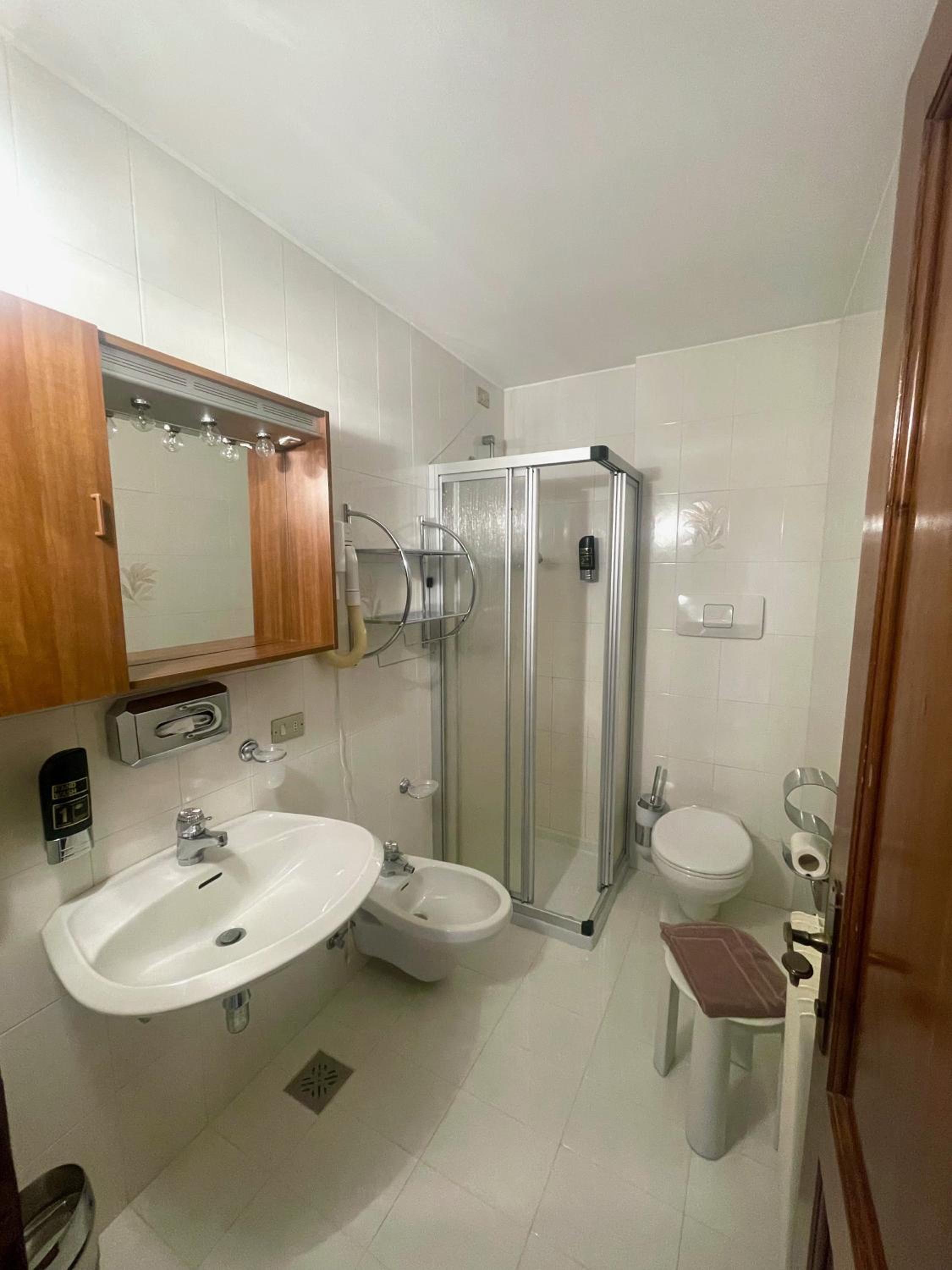 Quadruple Room - Photo 4