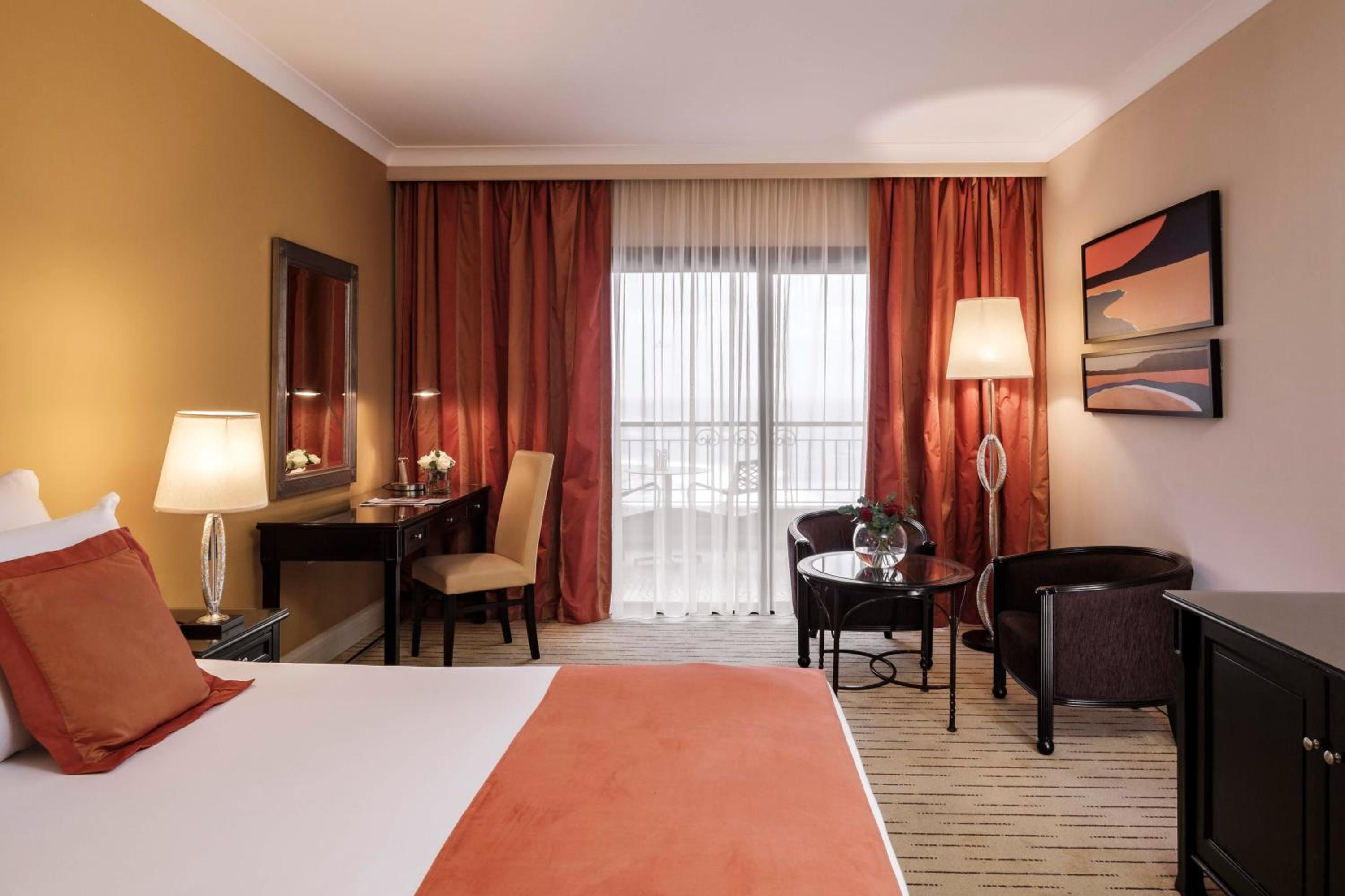 Superior Queen Room
