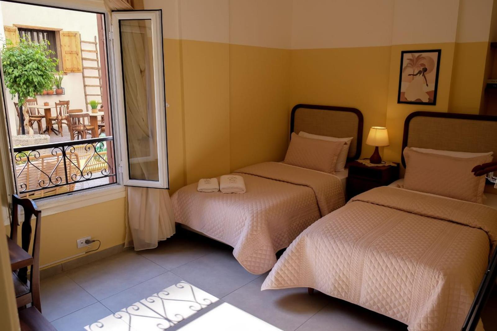Deluxe Twin Room photo 3