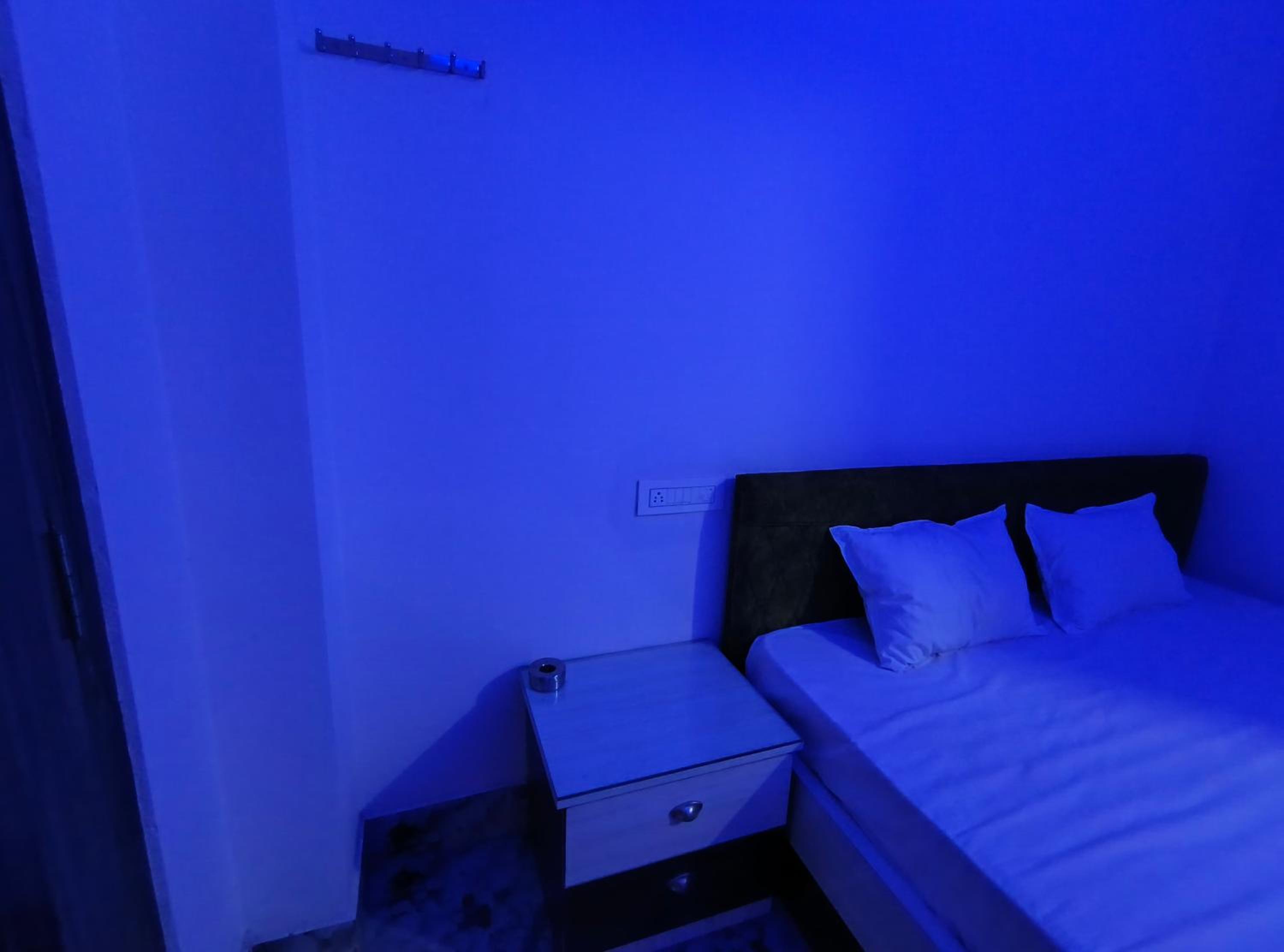 Deluxe Double Room (2 Adults + 1 Child) photo 2