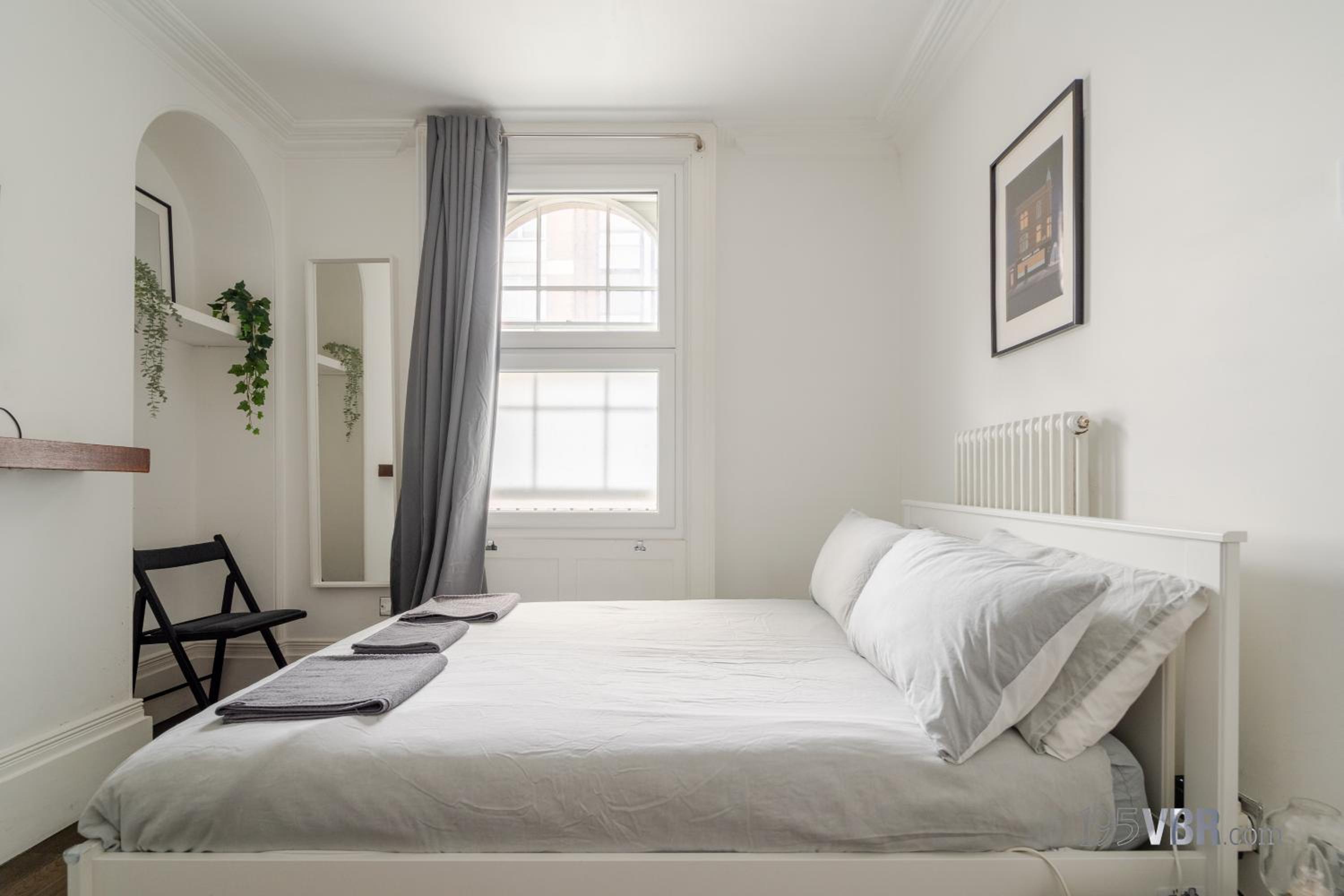 Double Room with Shared Bathroom