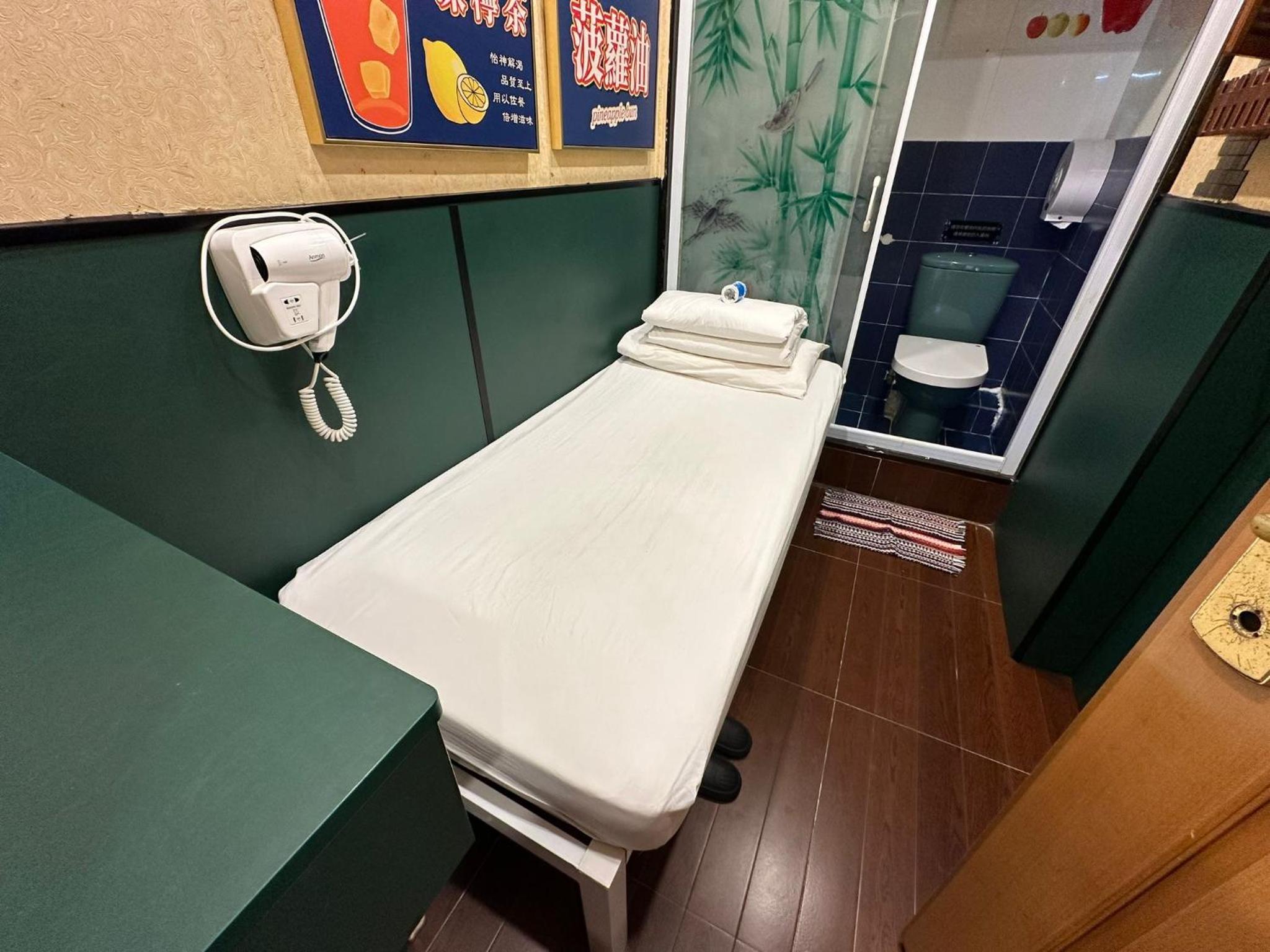 Single Room with Private Bathroom