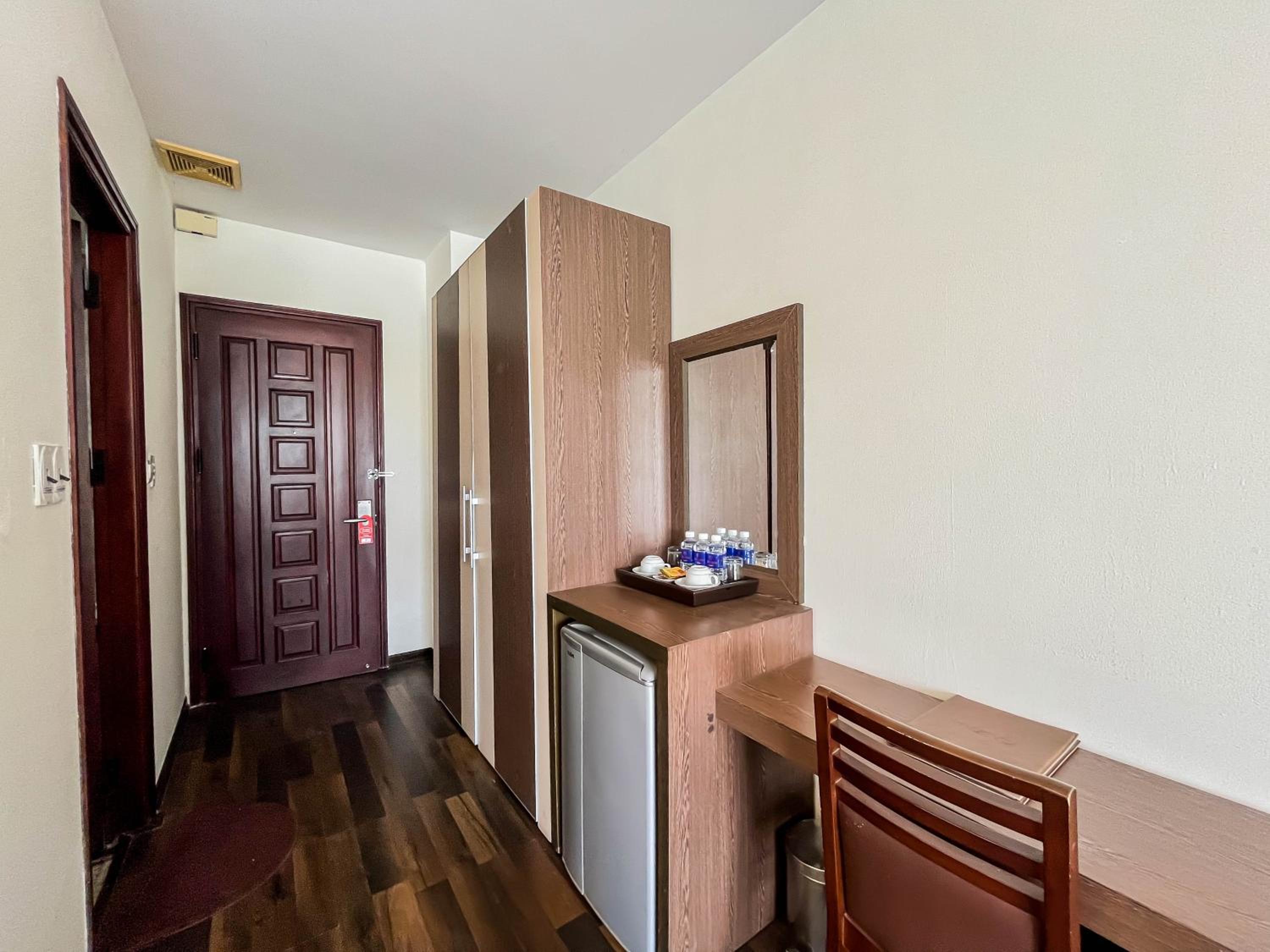 Triple Room with City View