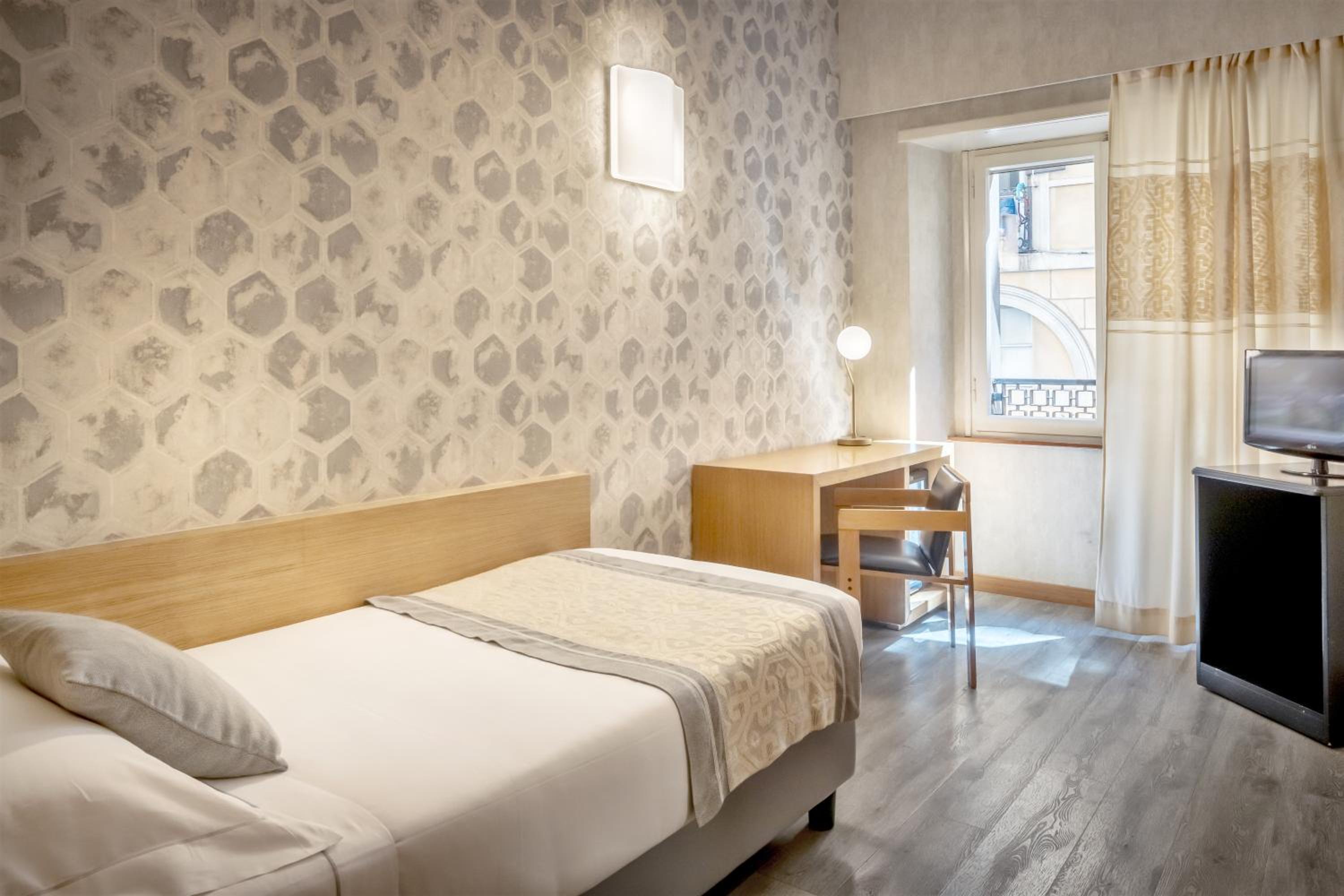 Single Room photo 3
