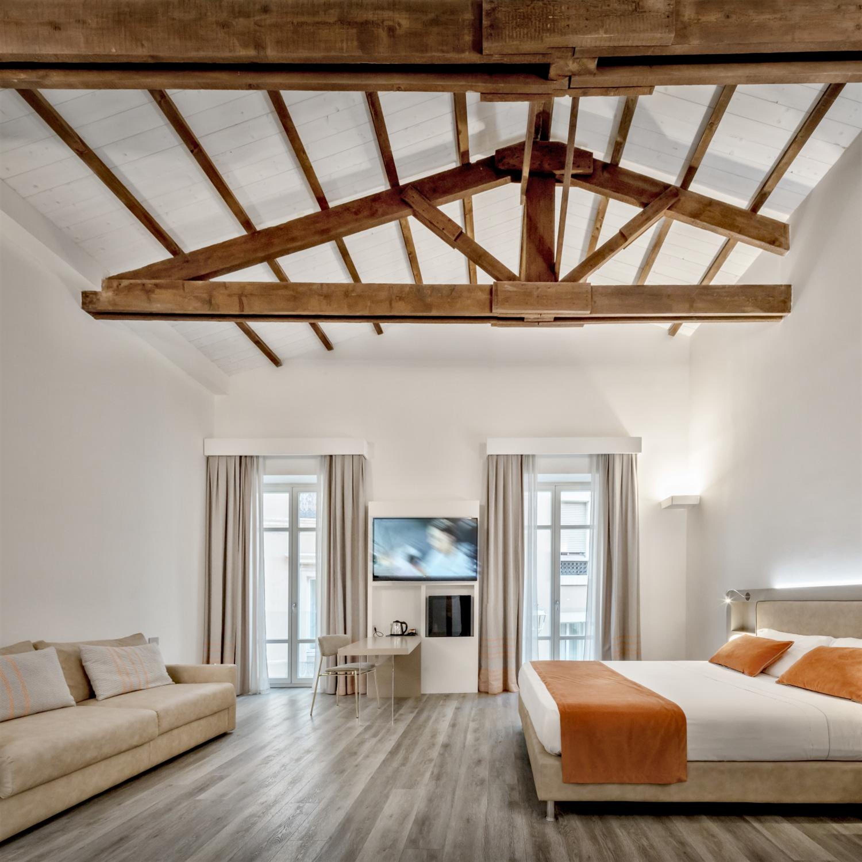 Suite - Photo 2