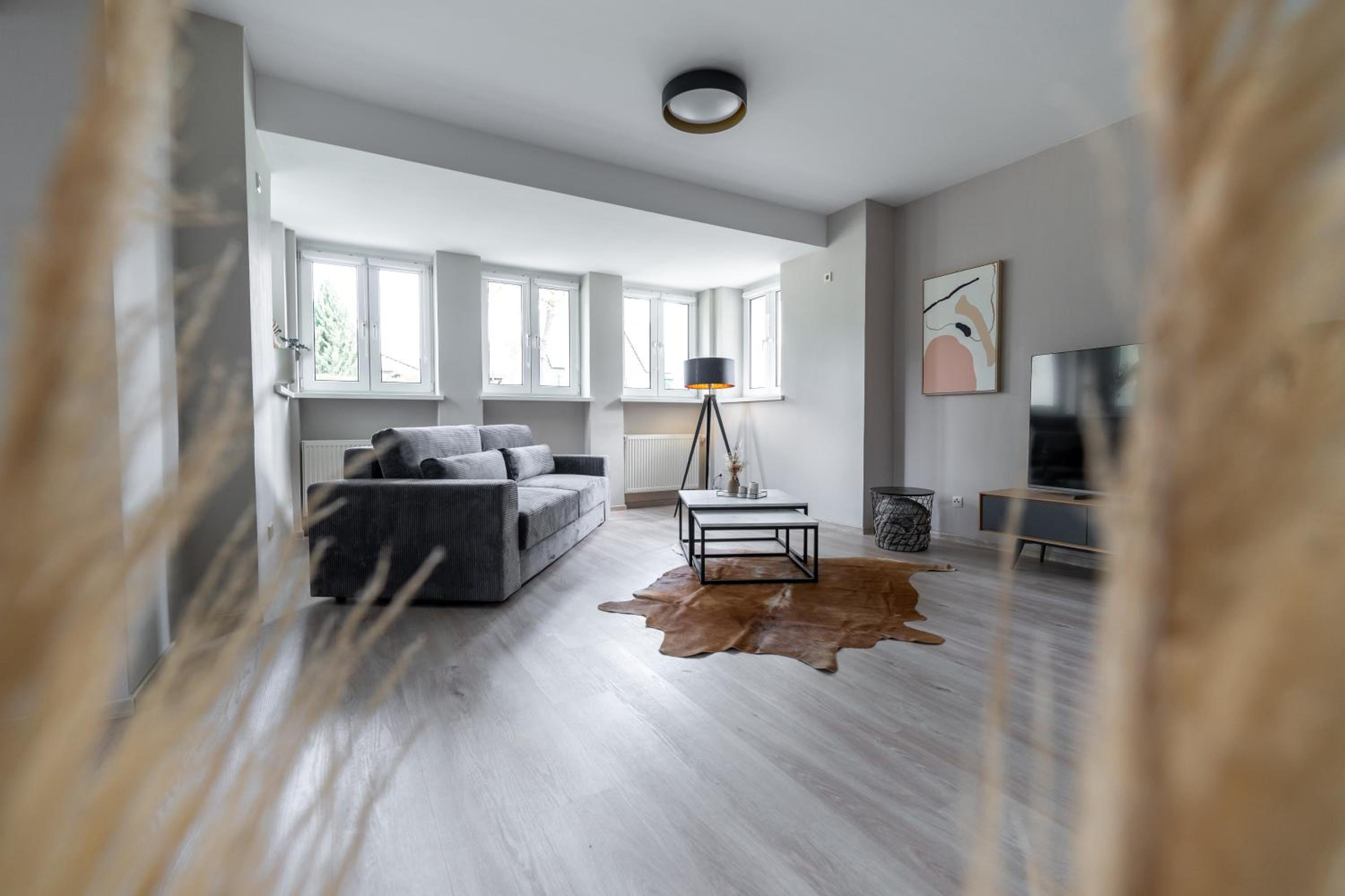 One-Bedroom Apartment photo 1