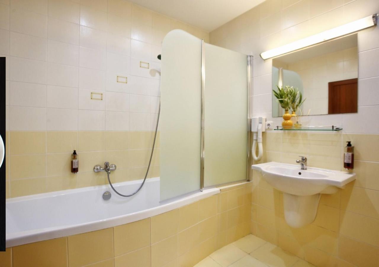 Apartment with Terrace and free access to the pool - Photo 3