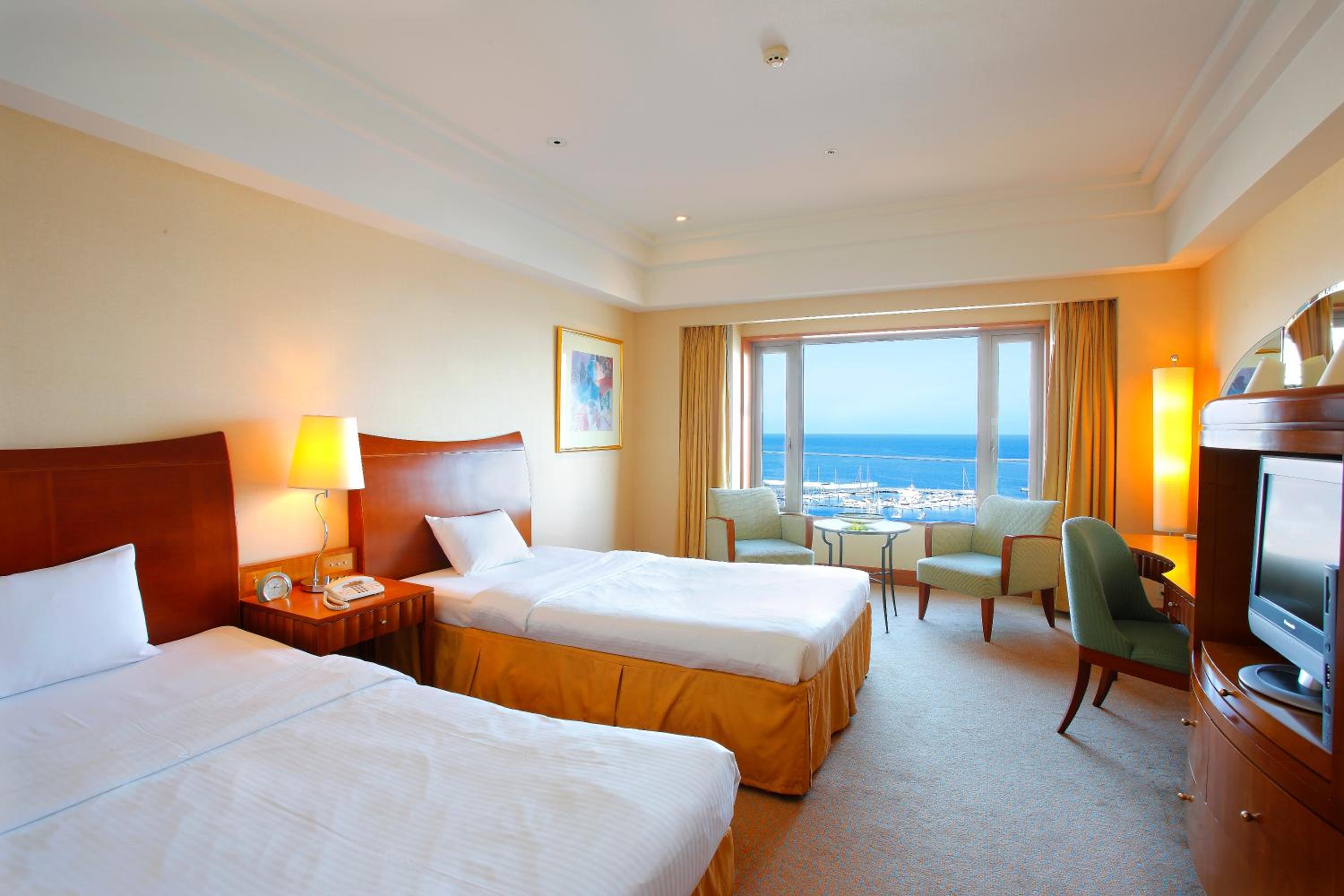 【Late Check In after 18:00】Superior Twin Room with Ocean View - Non-Smoking - Photo 1