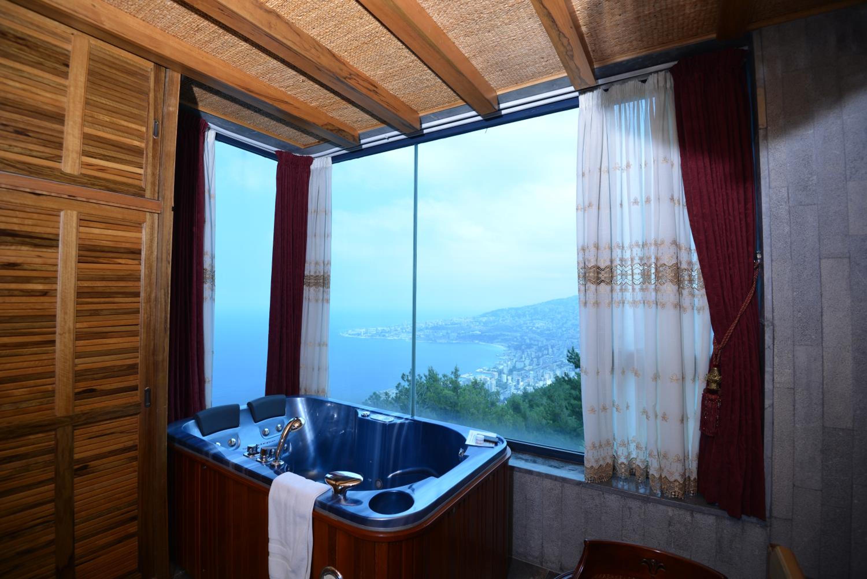 King Room with Spa Bath photo 3