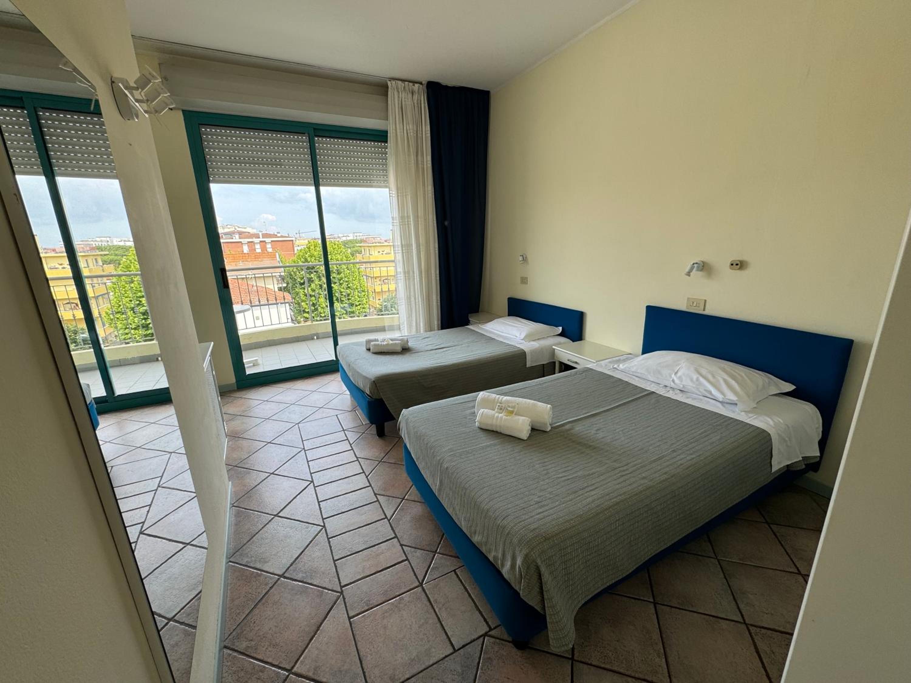 Deluxe Twin Room - Photo 5
