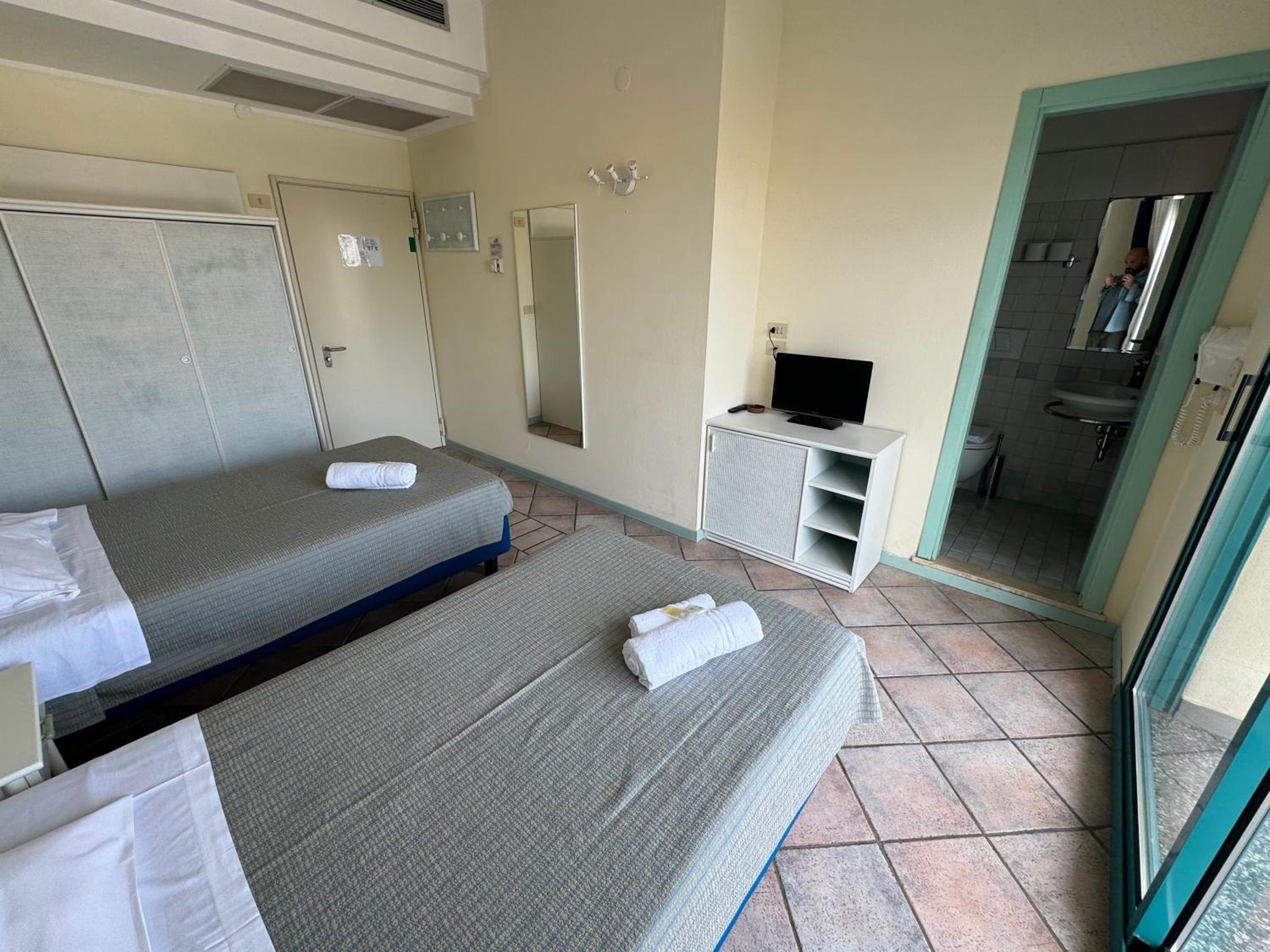 Deluxe Twin Room - Photo 4