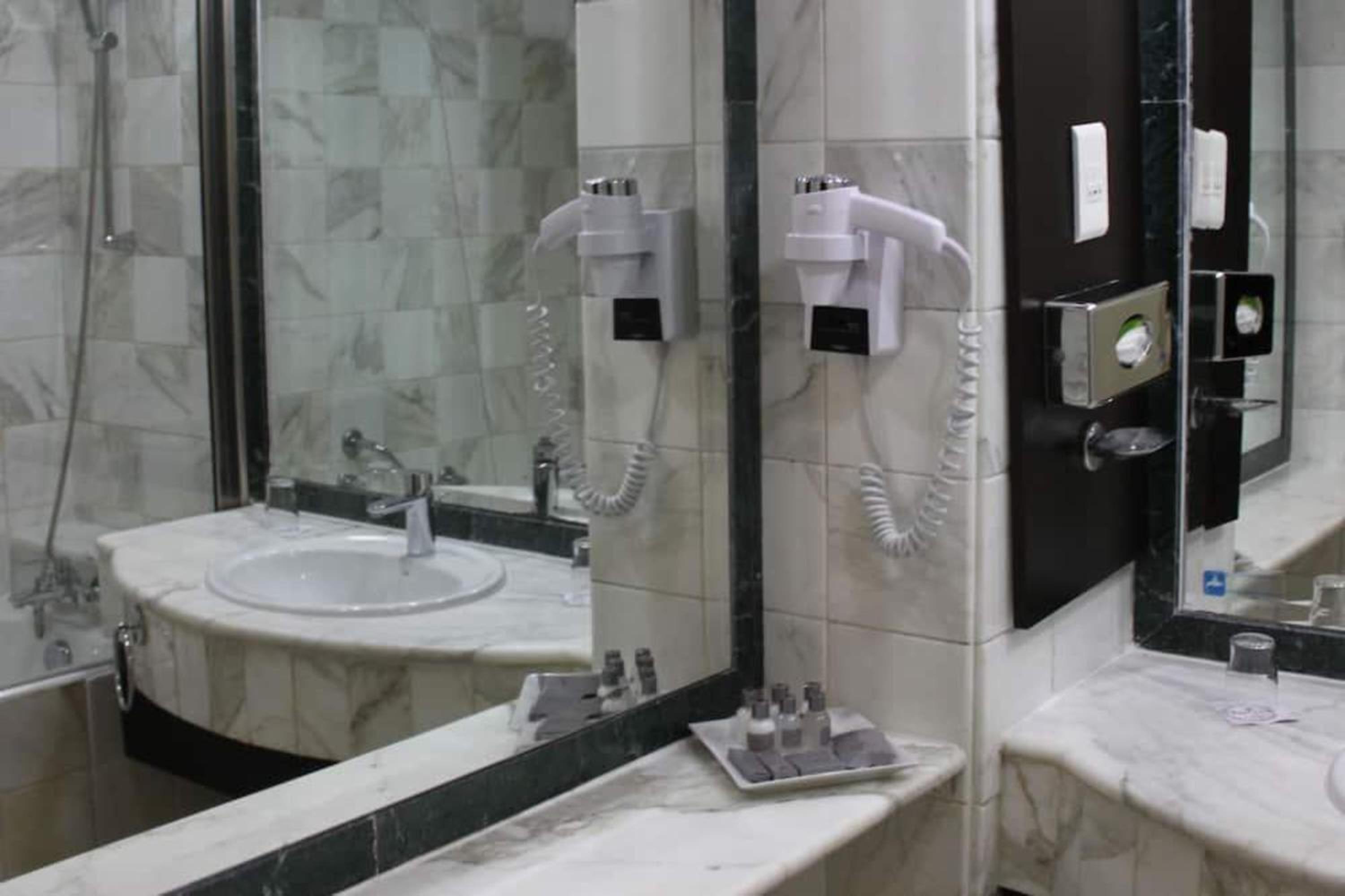 Standard, 1 Queen Or 2 Single Beds - Photo 3