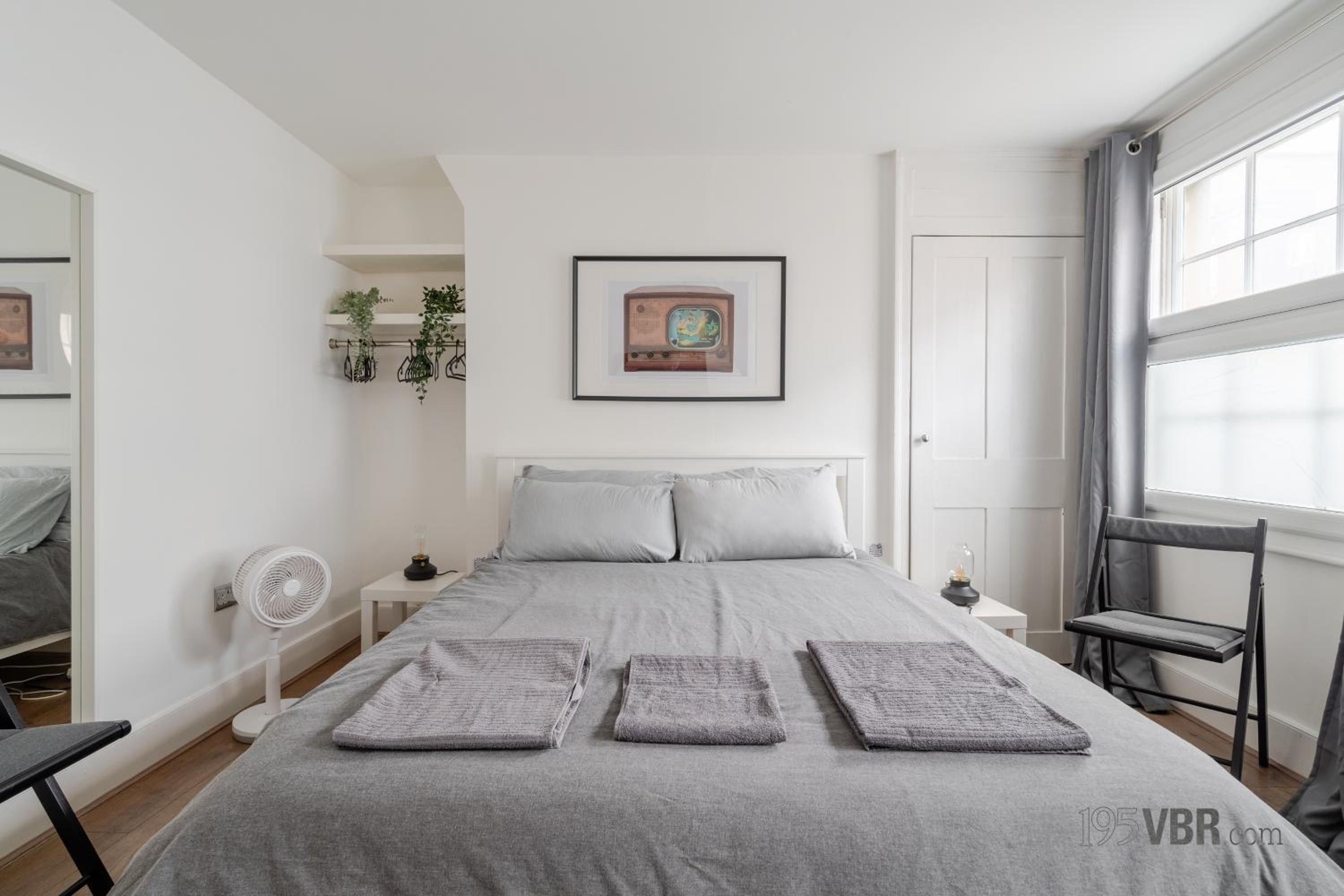 Queen Room with Shared Bathroom