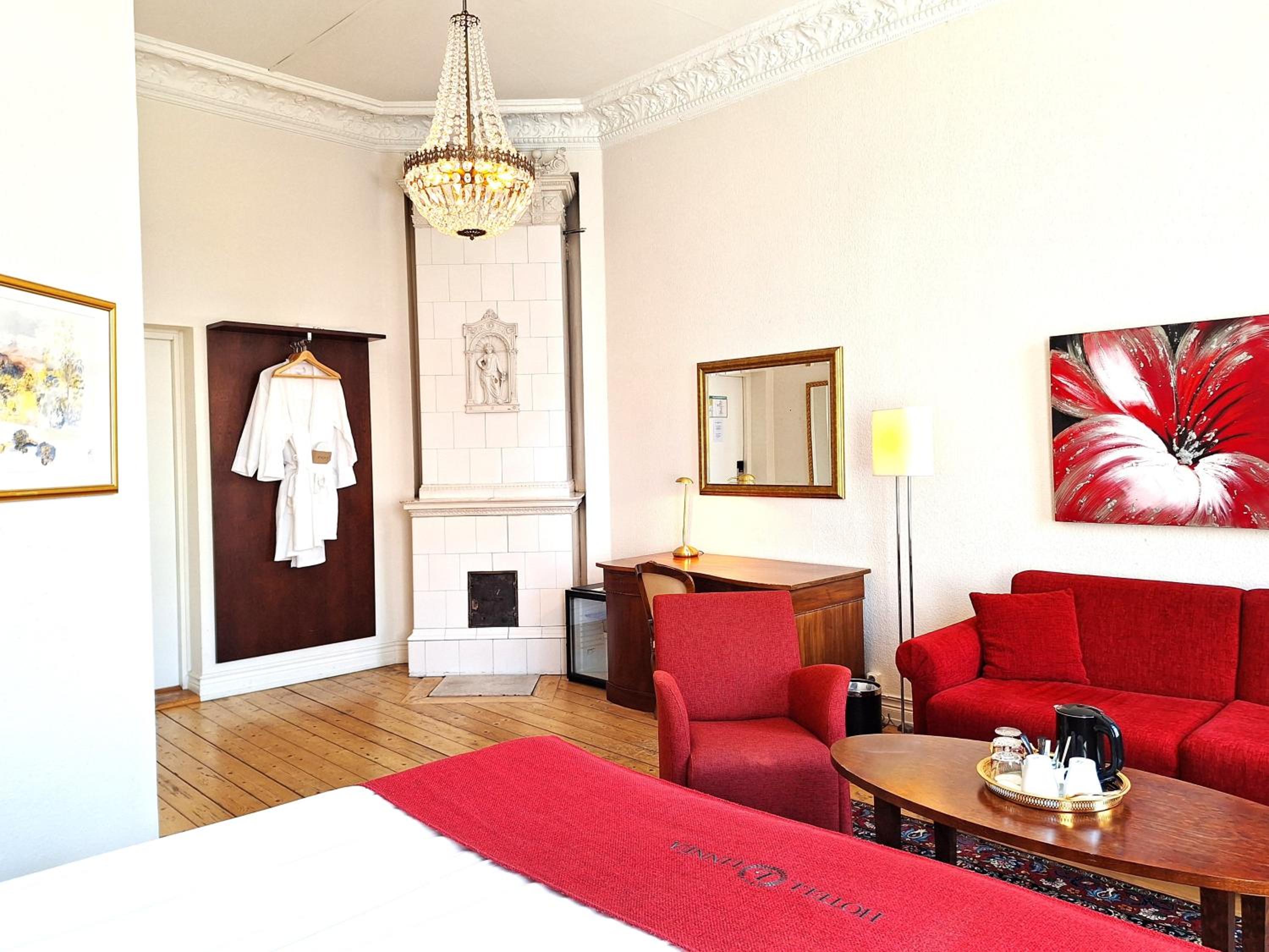 Deluxe Double Room - Photo 10